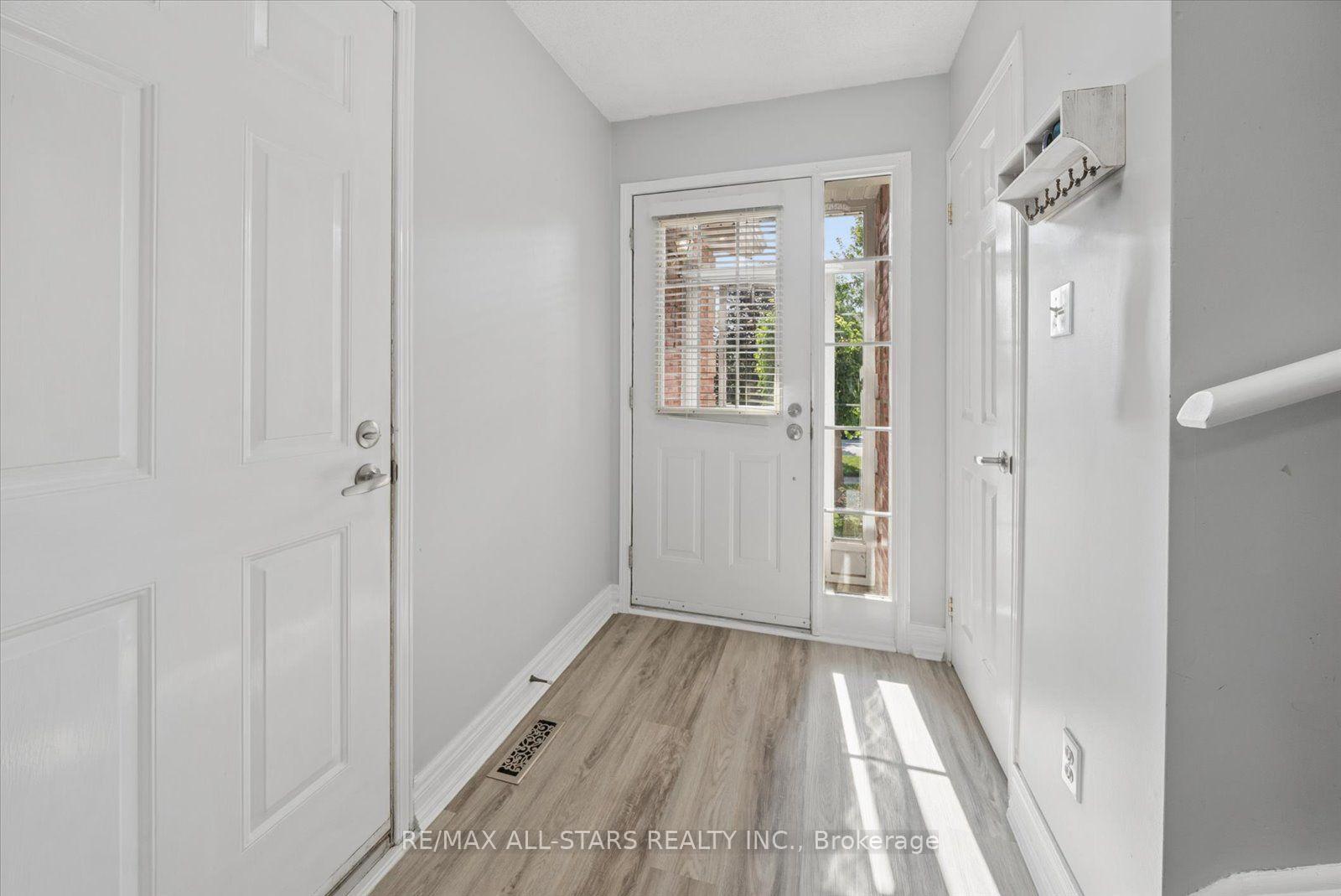 Photo 5 of 229 Fairwood Drive, Georgina, Keswick South — HOMEH