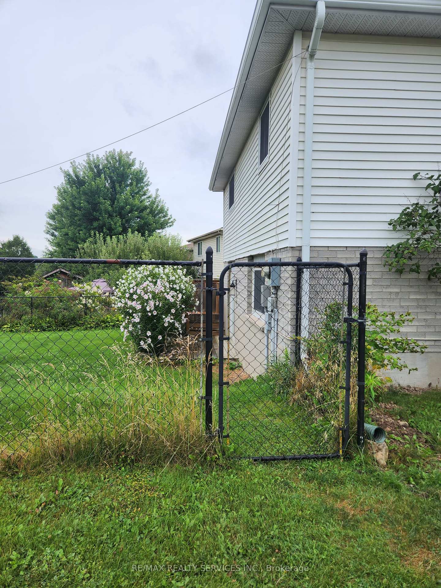 Photo 4 of Unit BASEMENT, 464 Thorndale Drive, Waterloo, Maple Hills — HOMEH