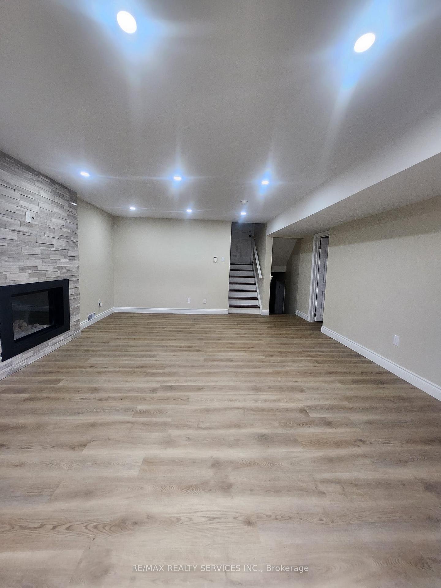 Photo 7 of Unit BASEMENT, 464 Thorndale Drive, Waterloo, Maple Hills — HOMEH