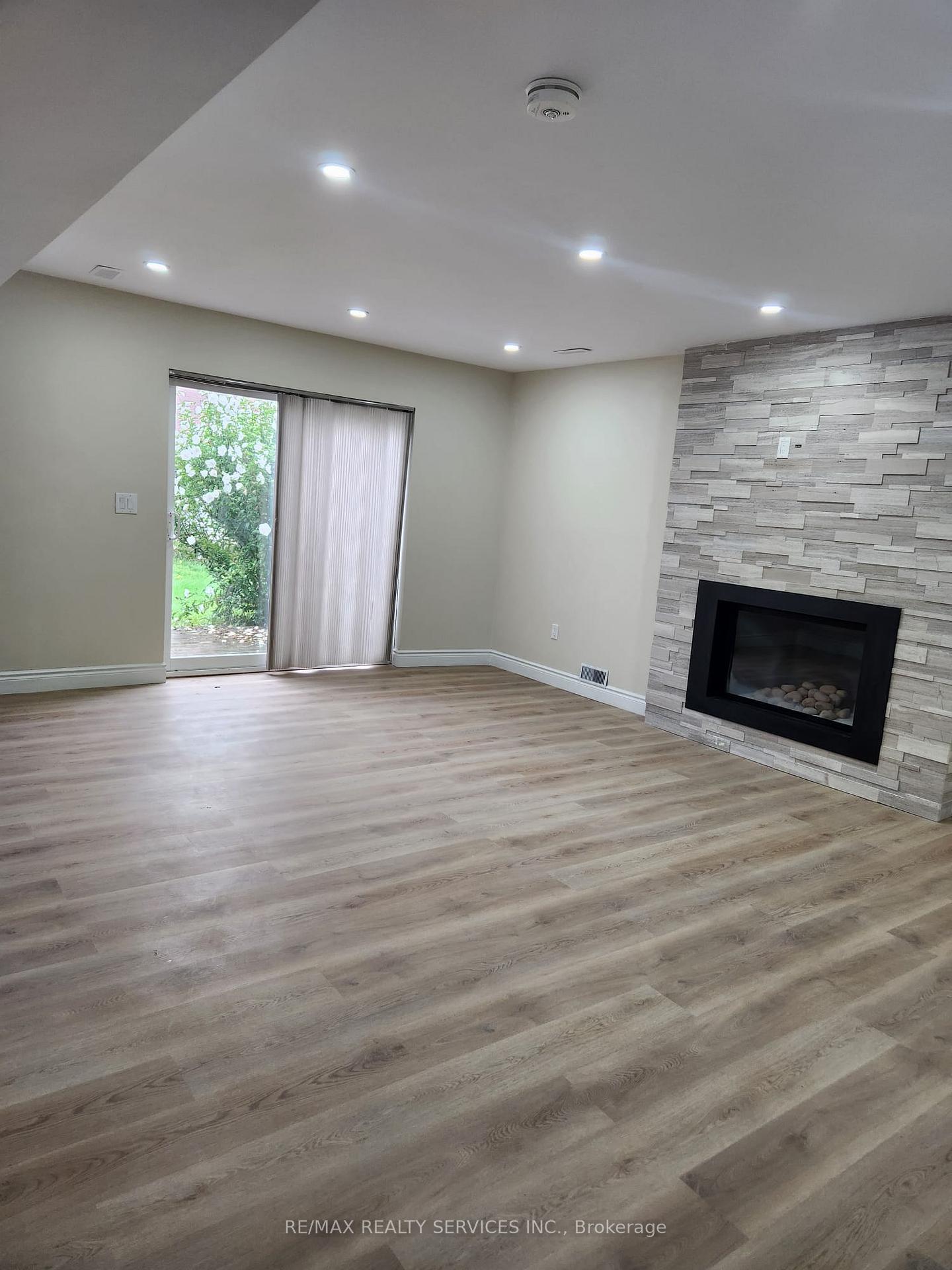 Photo 10 of Unit BASEMENT, 464 Thorndale Drive, Waterloo, Maple Hills — HOMEH