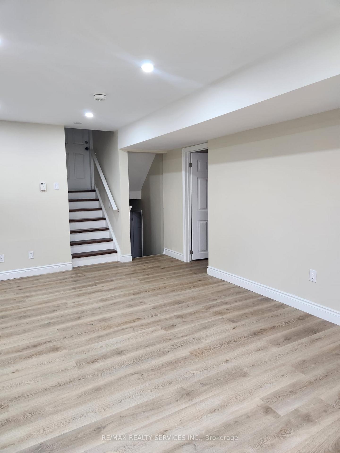Photo 12 of Unit BASEMENT, 464 Thorndale Drive, Waterloo, Maple Hills — HOMEH