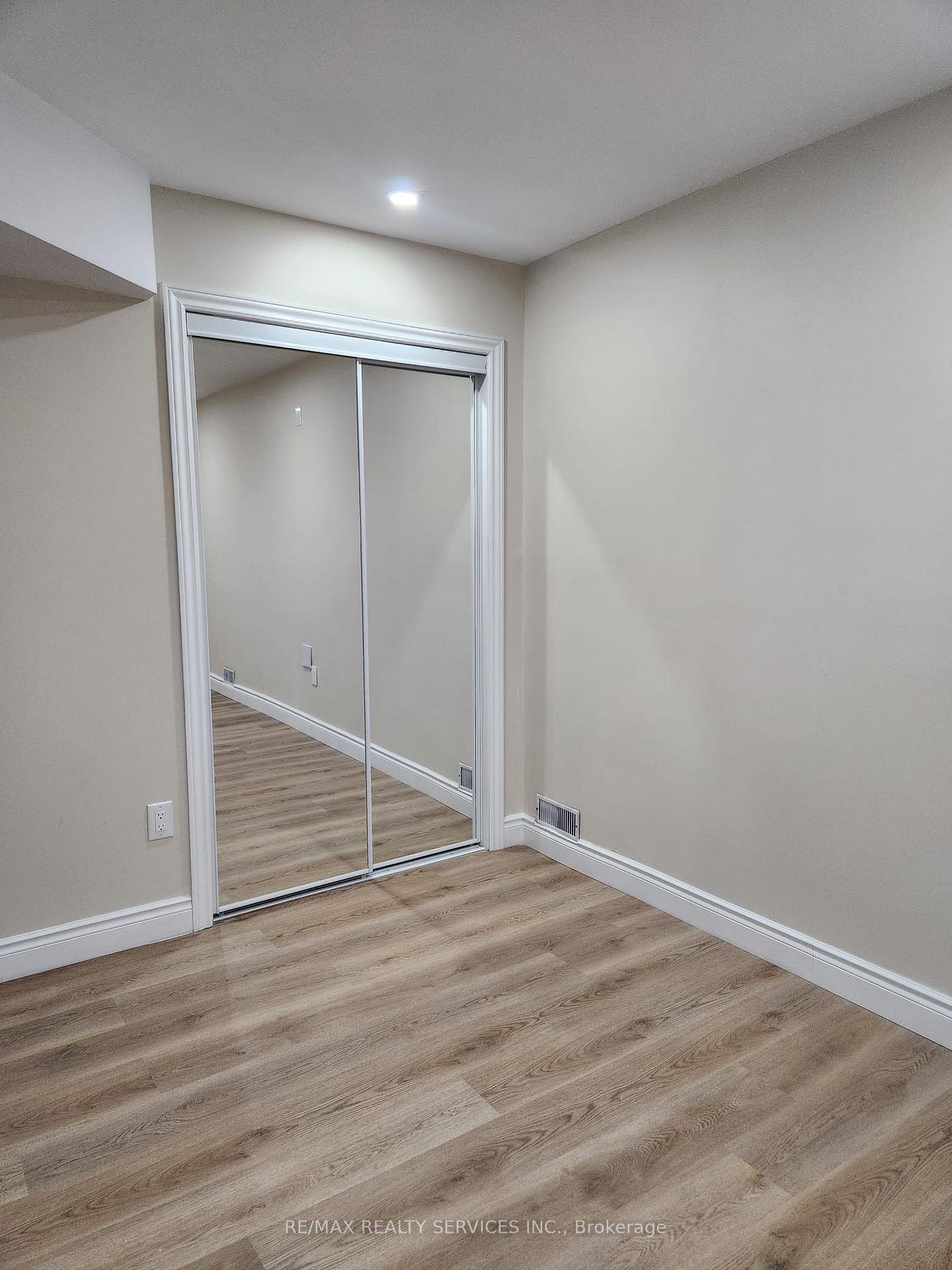 Photo 14 of Unit BASEMENT, 464 Thorndale Drive, Waterloo, Maple Hills — HOMEH