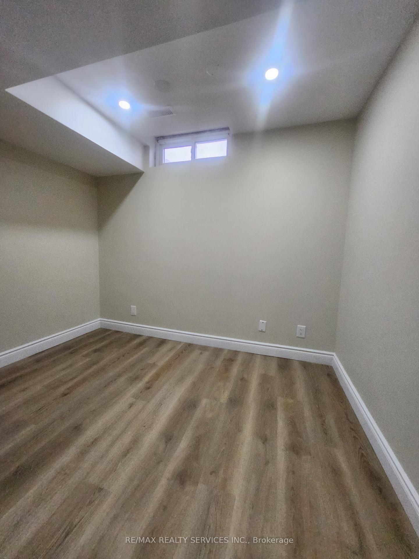 Photo 17 of Unit BASEMENT, 464 Thorndale Drive, Waterloo, Maple Hills — HOMEH