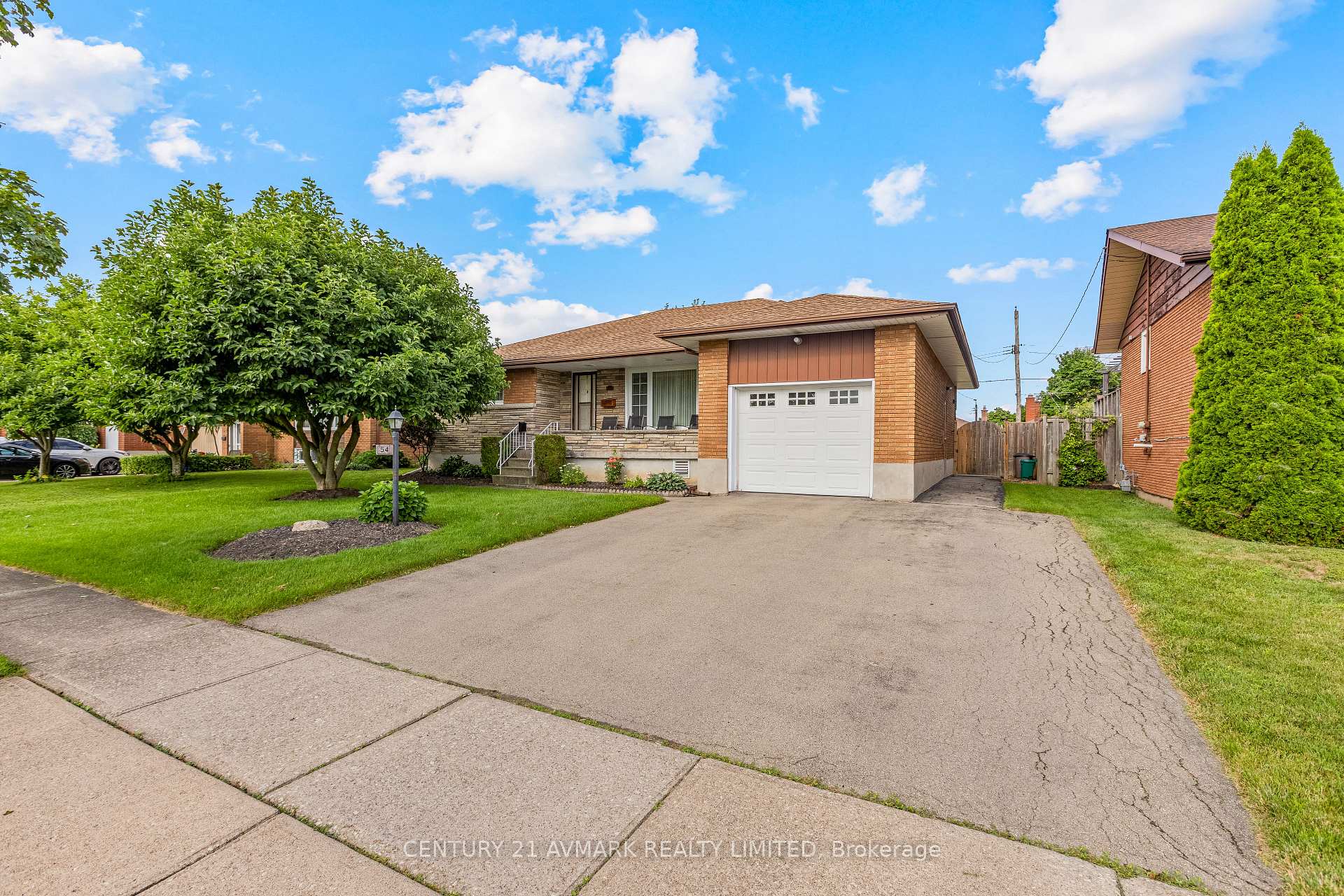 Photo 1 of 54 Classic Avenue, Welland, Lincoln/Crowland — HOMEH