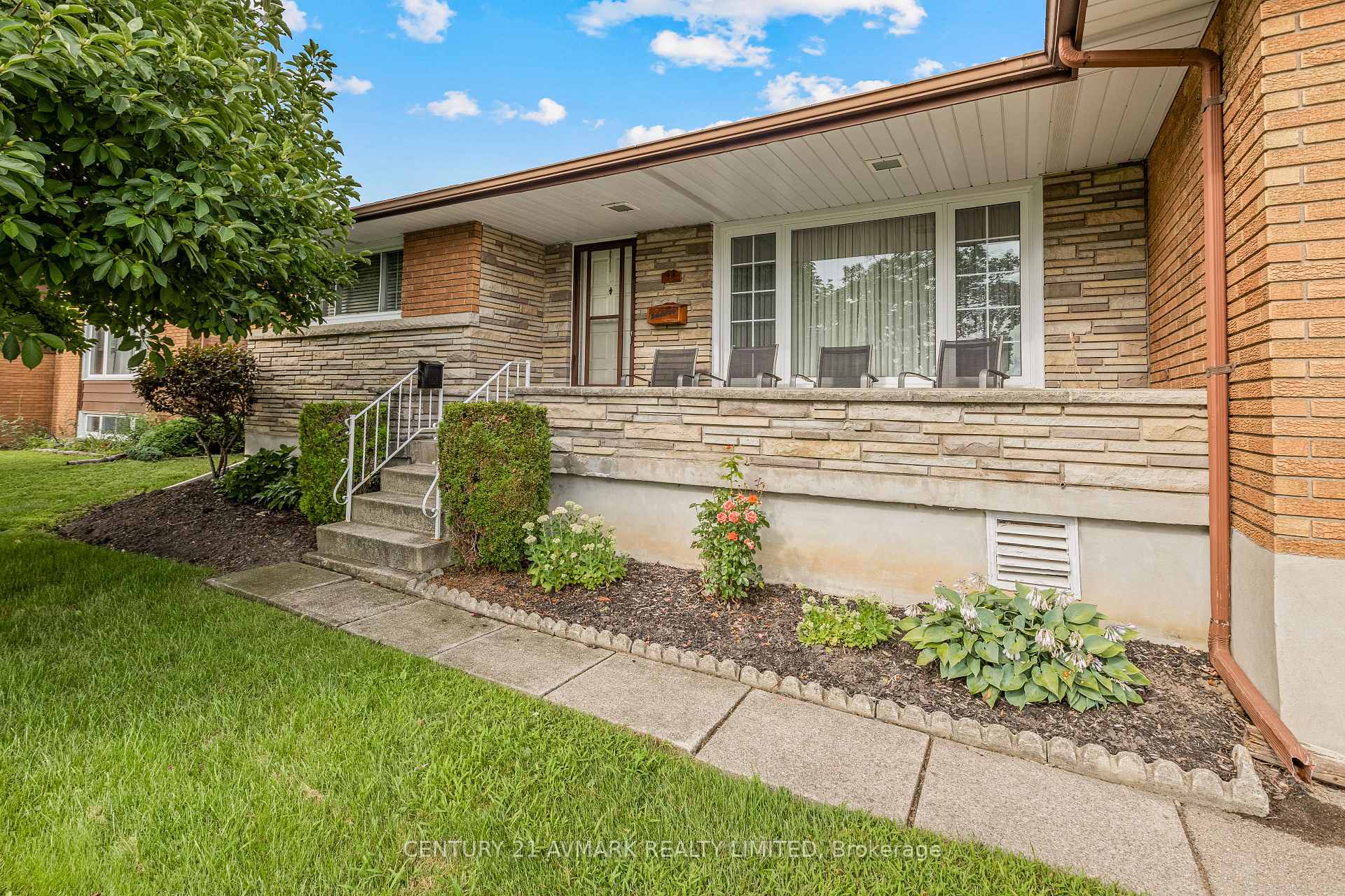 Photo 4 of 54 Classic Avenue, Welland, Lincoln/Crowland — HOMEH