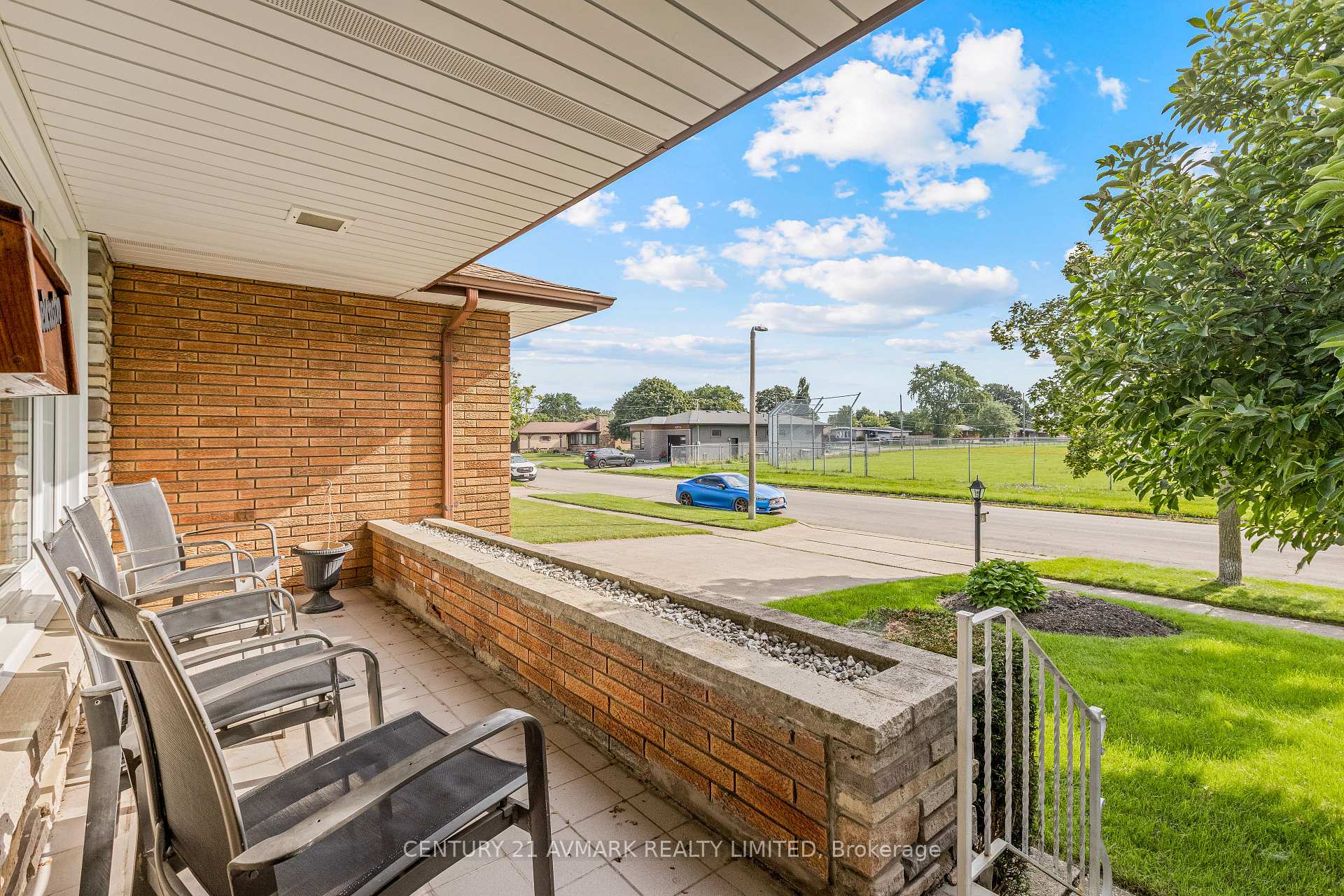 Photo 5 of 54 Classic Avenue, Welland, Lincoln/Crowland — HOMEH
