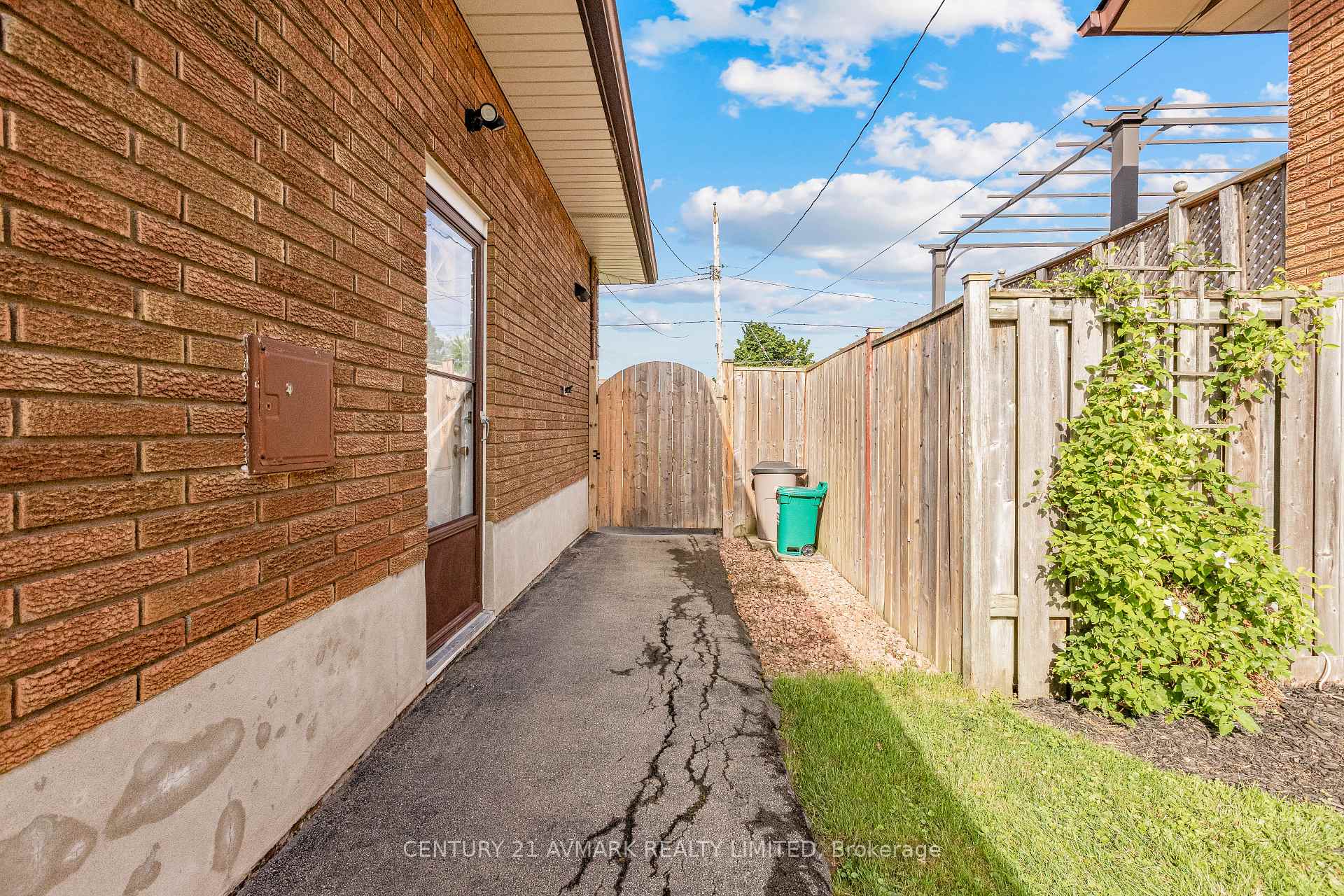 Photo 6 of 54 Classic Avenue, Welland, Lincoln/Crowland — HOMEH