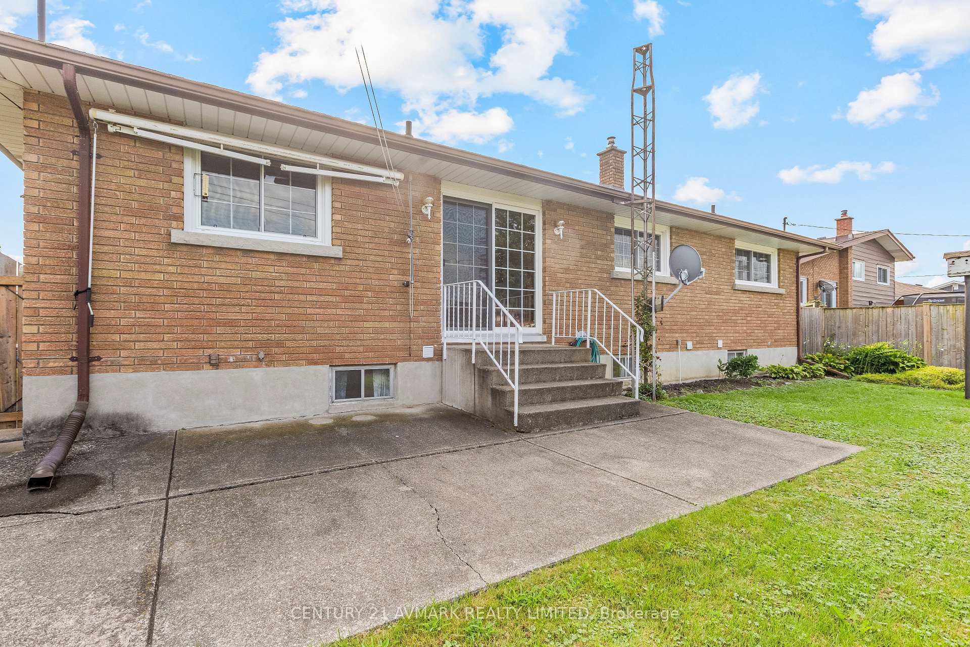 Photo 9 of 54 Classic Avenue, Welland, Lincoln/Crowland — HOMEH
