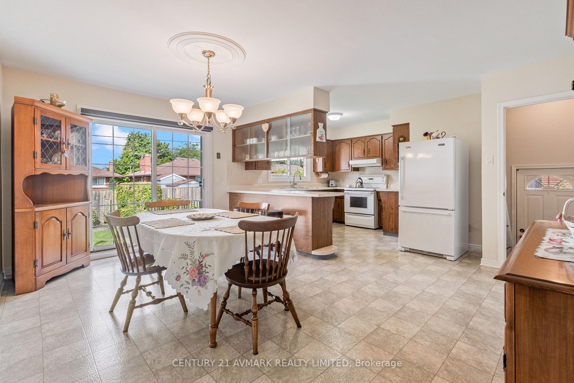 Photo 14 of 54 Classic Avenue, Welland, Lincoln/Crowland — HOMEH