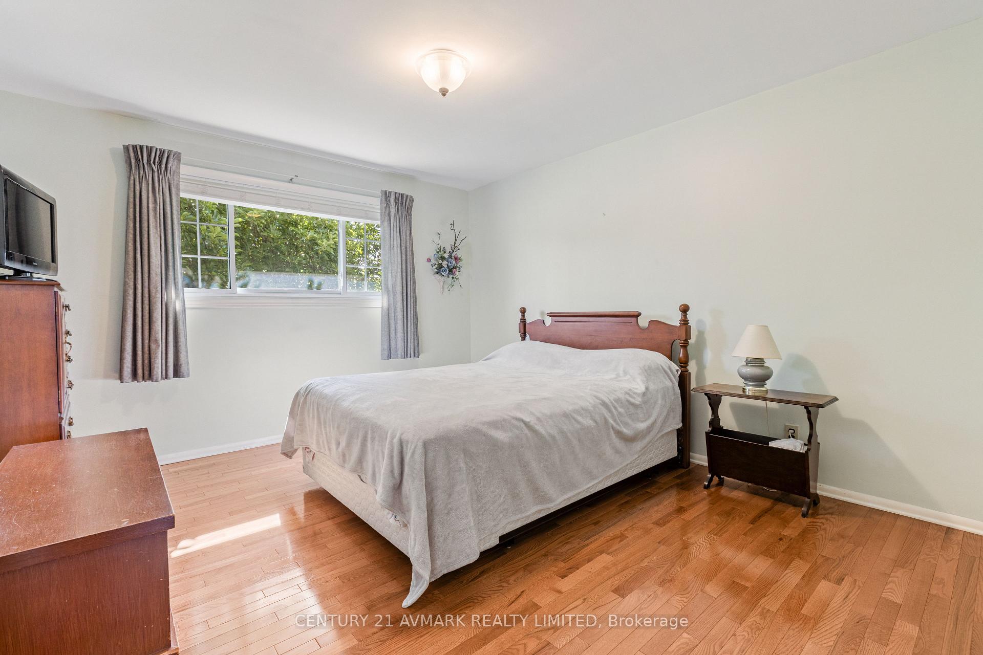 Photo 19 of 54 Classic Avenue, Welland, Lincoln/Crowland — HOMEH