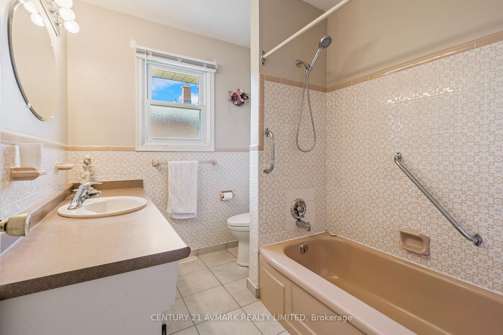 Photo 20 of 54 Classic Avenue, Welland, Lincoln/Crowland — HOMEH