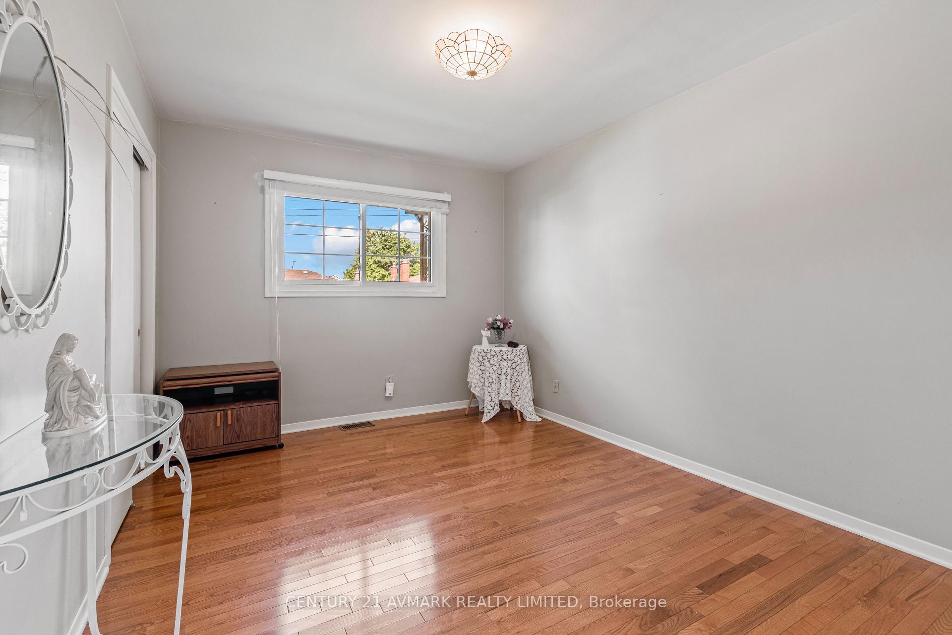 Photo 22 of 54 Classic Avenue, Welland, Lincoln/Crowland — HOMEH
