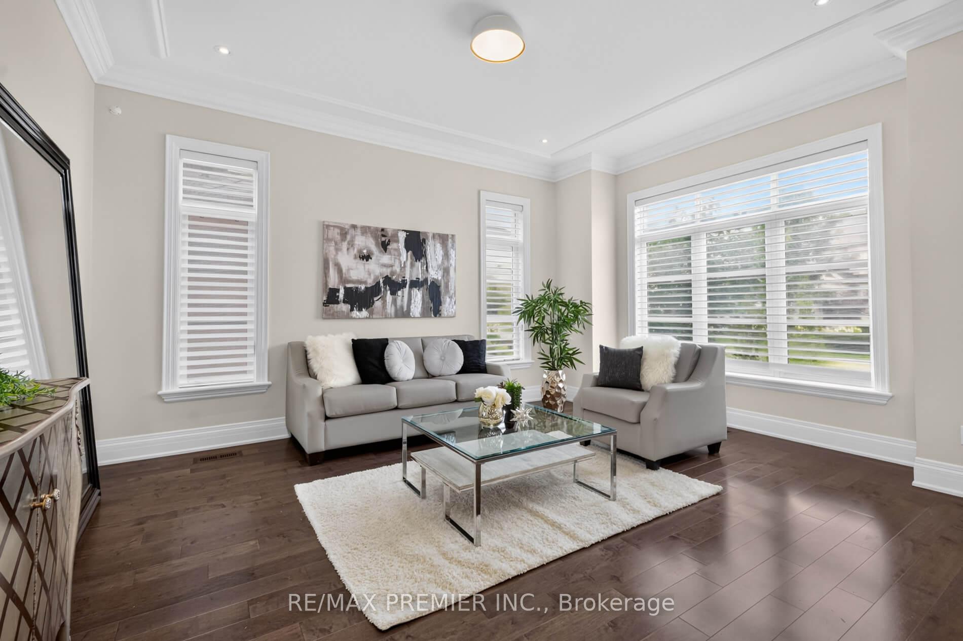 Photo 4 of 31 Sarracini Crescent, Vaughan, Islington Woods — HOMEH
