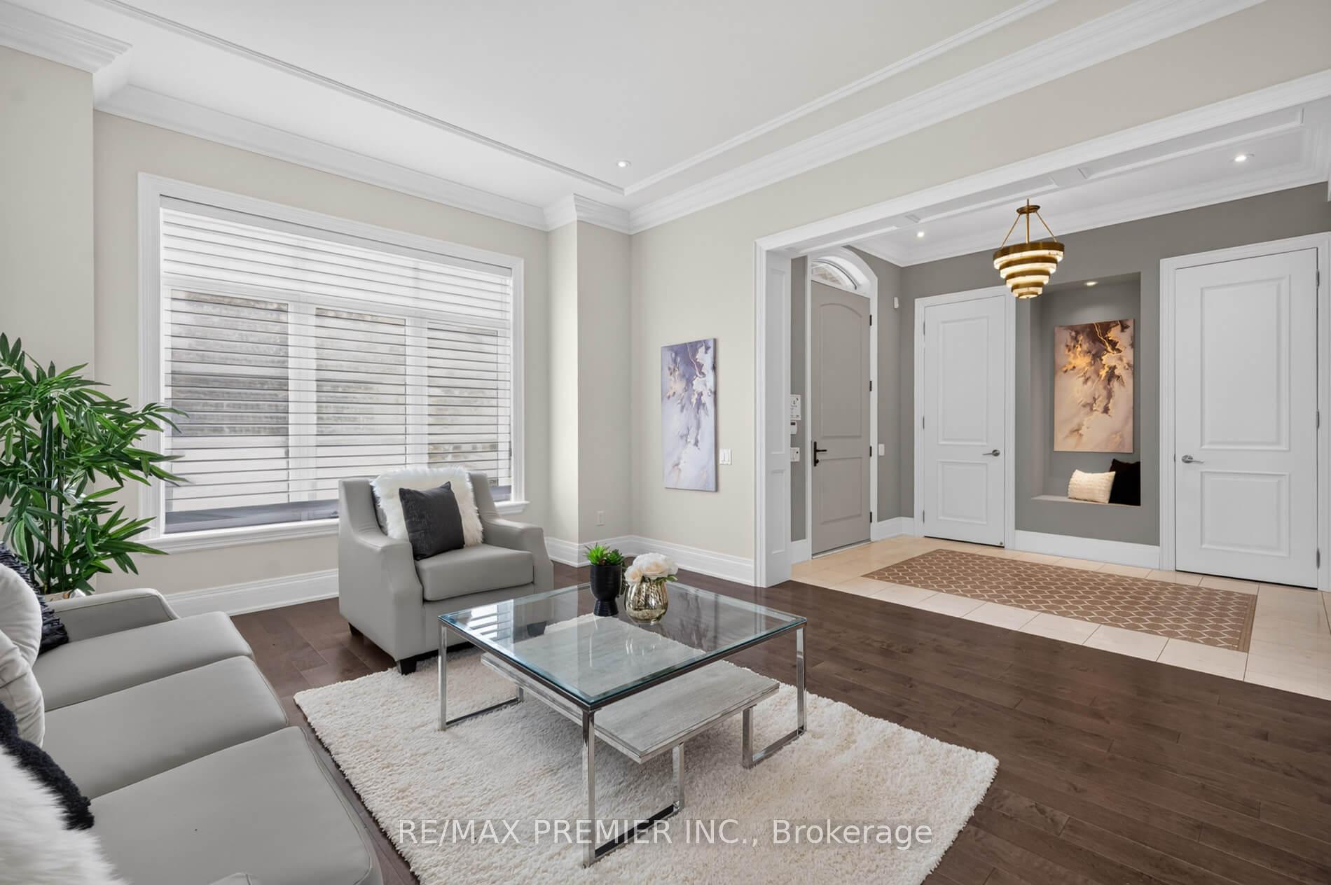 Photo 5 of 31 Sarracini Crescent, Vaughan, Islington Woods — HOMEH