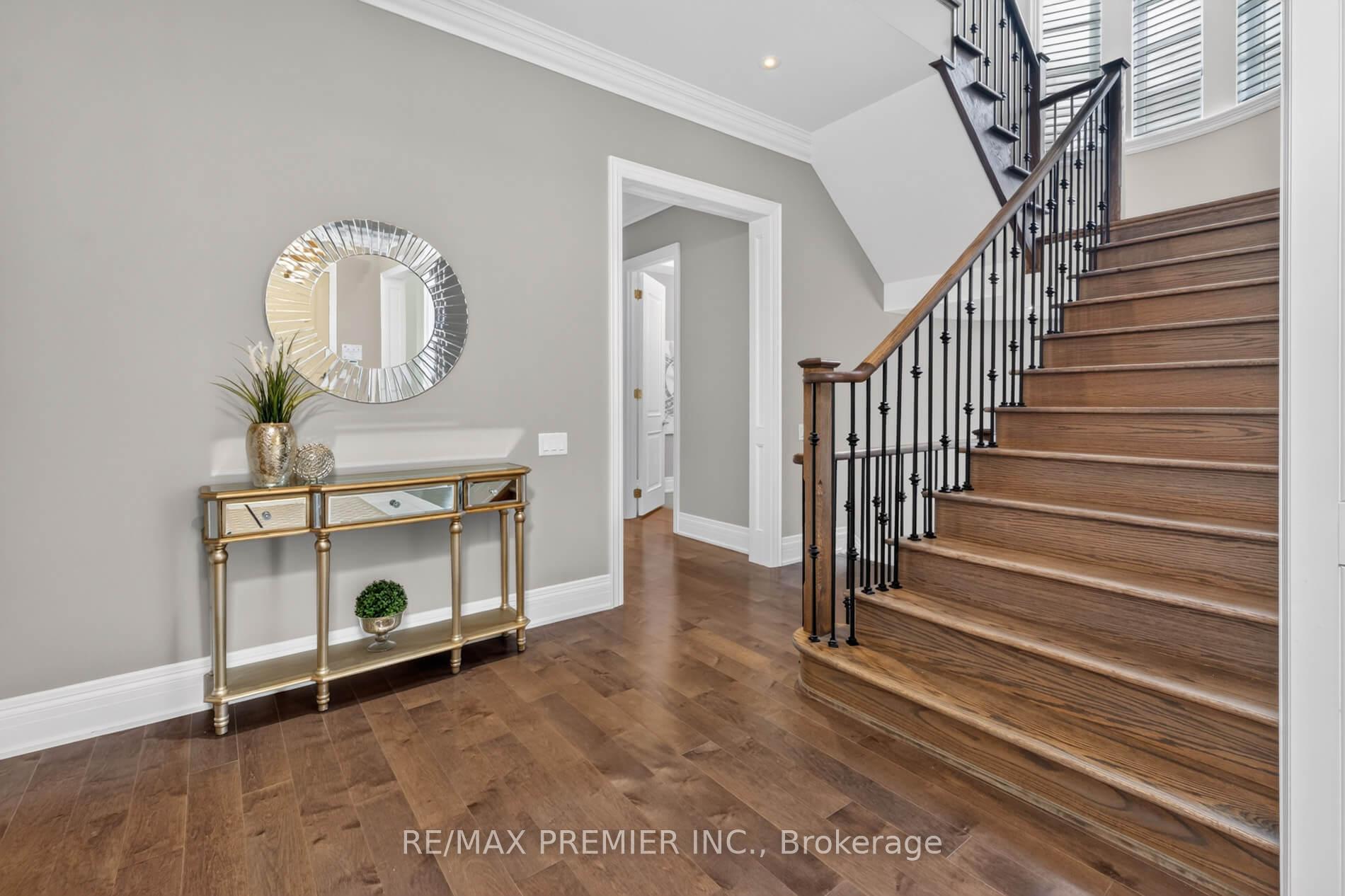 Photo 8 of 31 Sarracini Crescent, Vaughan, Islington Woods — HOMEH