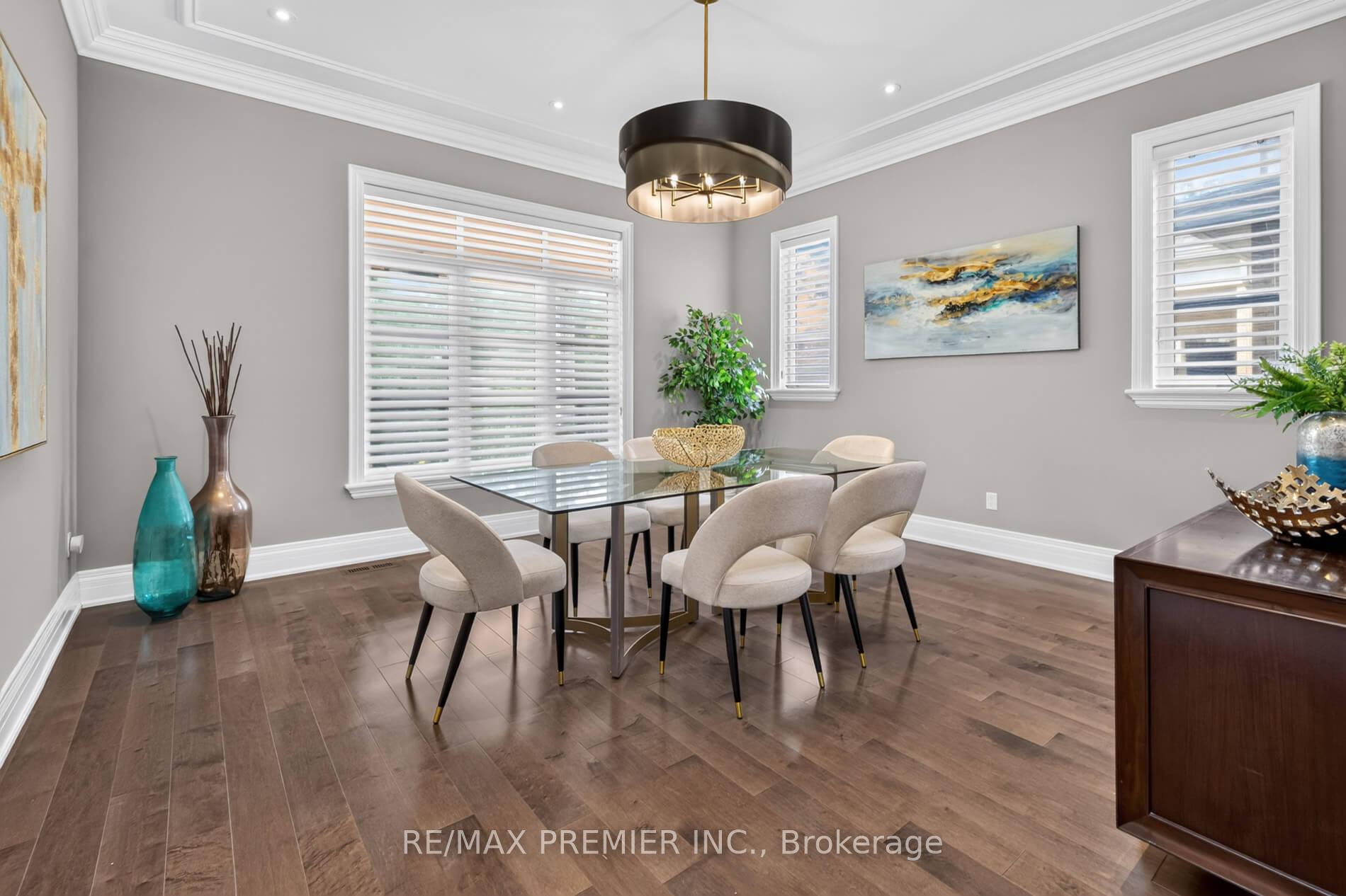 Photo 10 of 31 Sarracini Crescent, Vaughan, Islington Woods — HOMEH