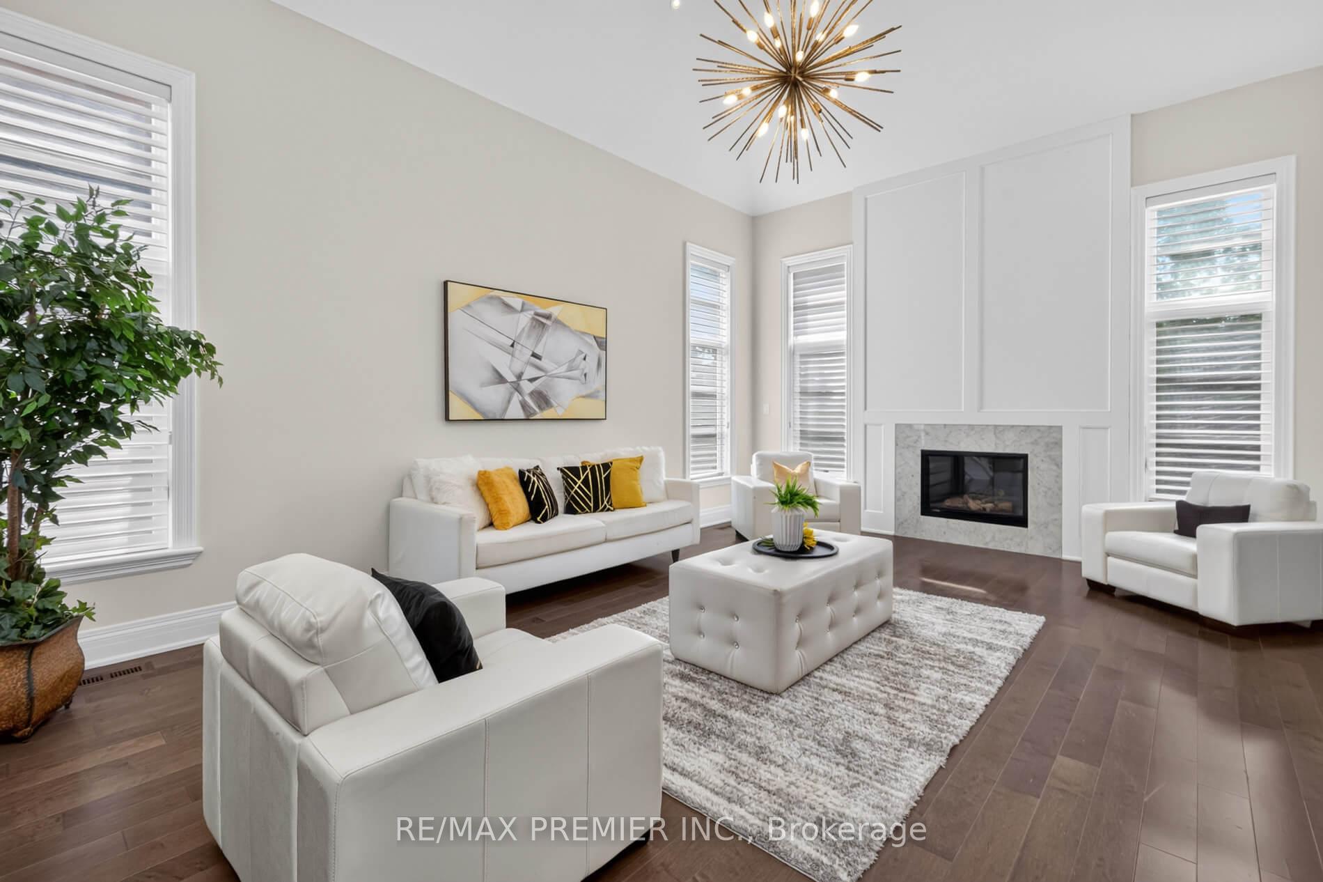 Photo 19 of 31 Sarracini Crescent, Vaughan, Islington Woods — HOMEH