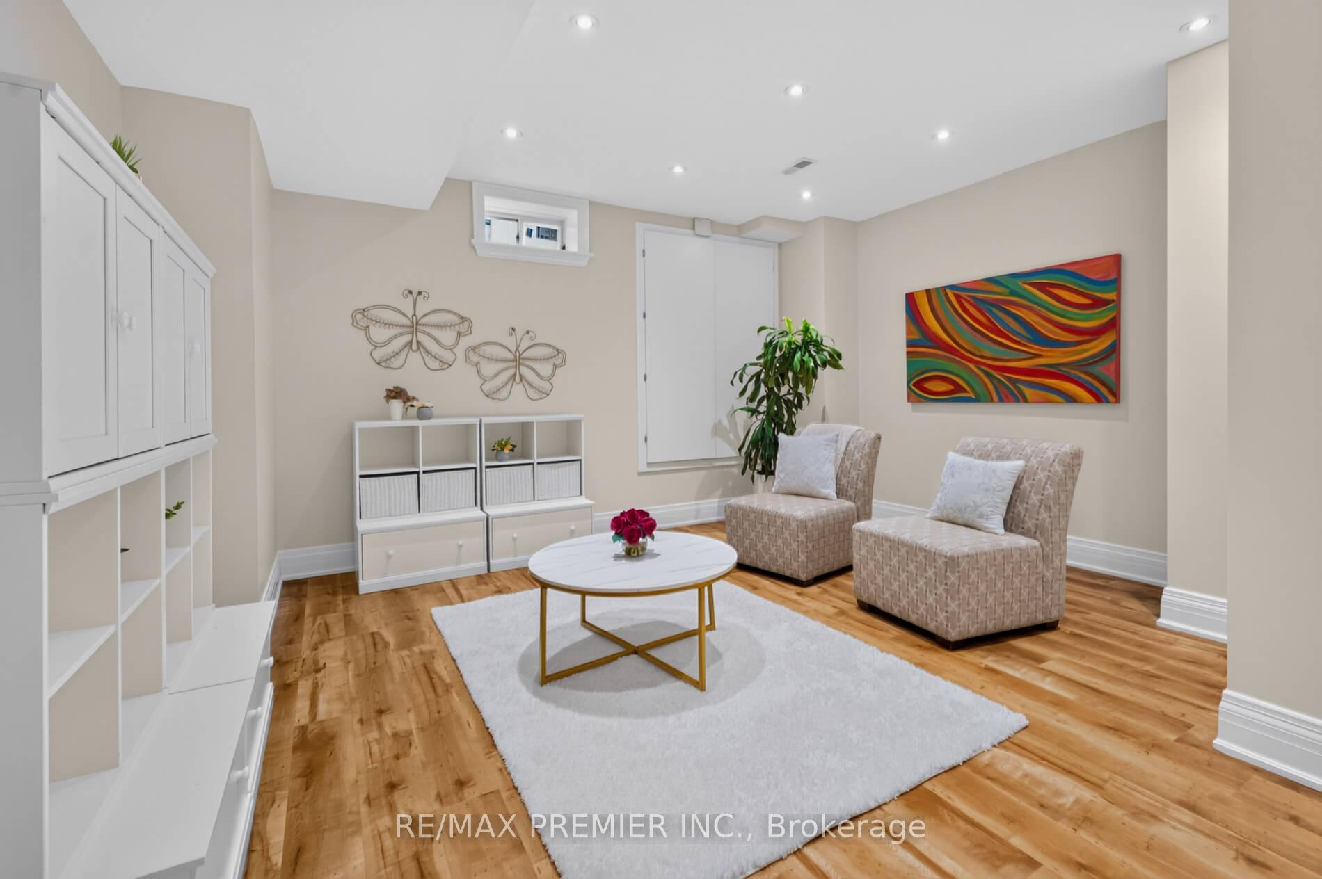 Photo 36 of 31 Sarracini Crescent, Vaughan, Islington Woods — HOMEH