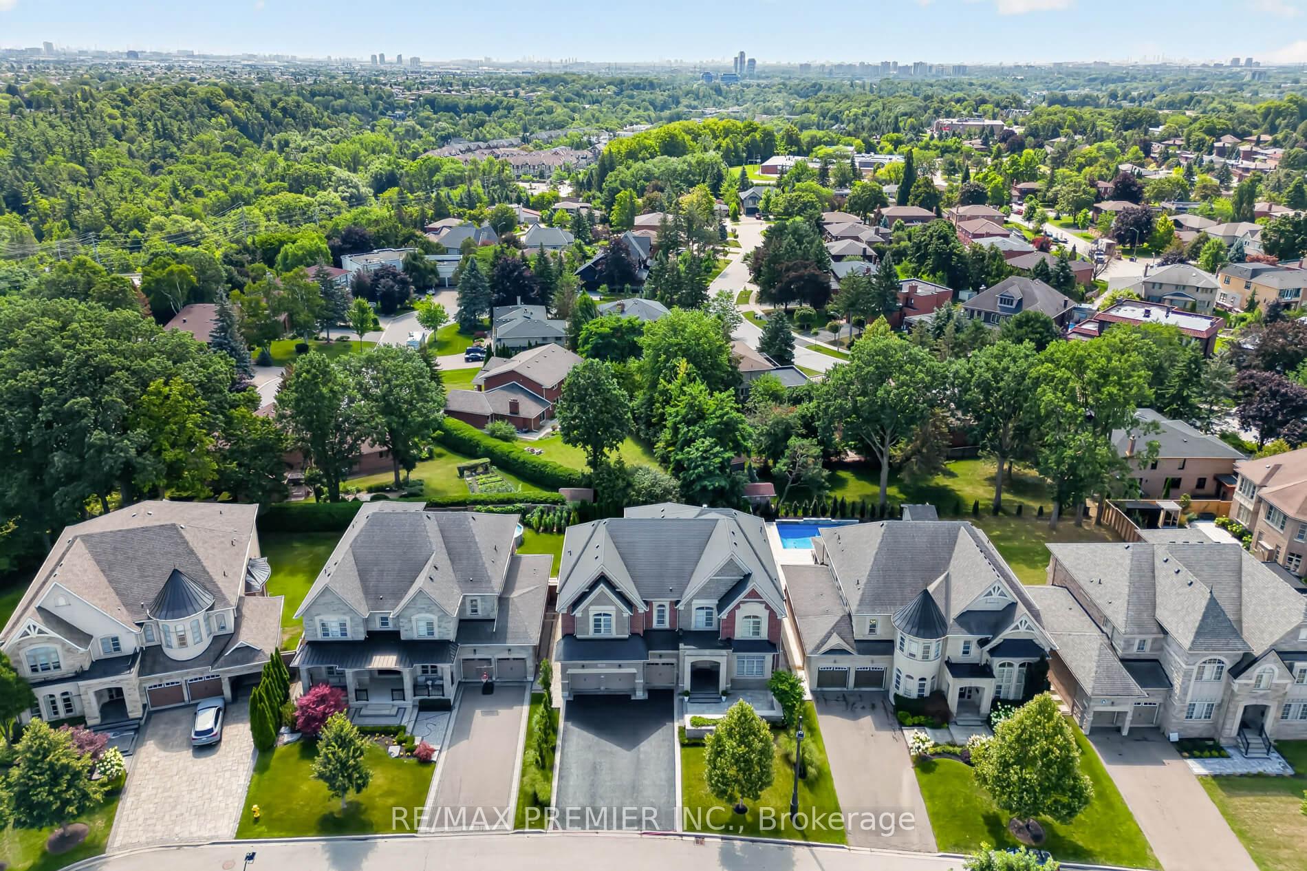 Photo 50 of 31 Sarracini Crescent, Vaughan, Islington Woods — HOMEH