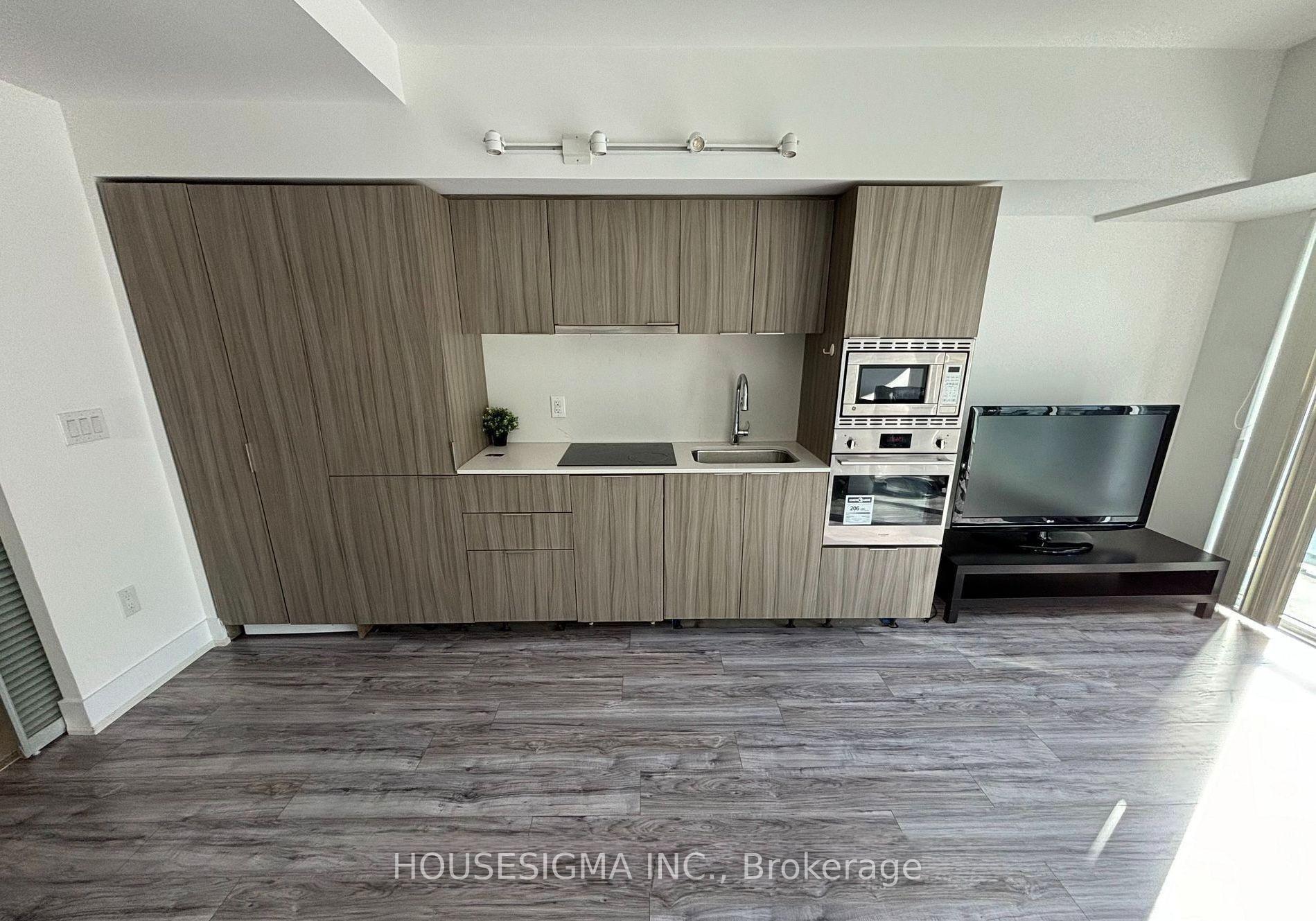 Photo 5 of Unit 2009, 955 Bay Street, Toronto, Bay Street Corridor — HOMEH