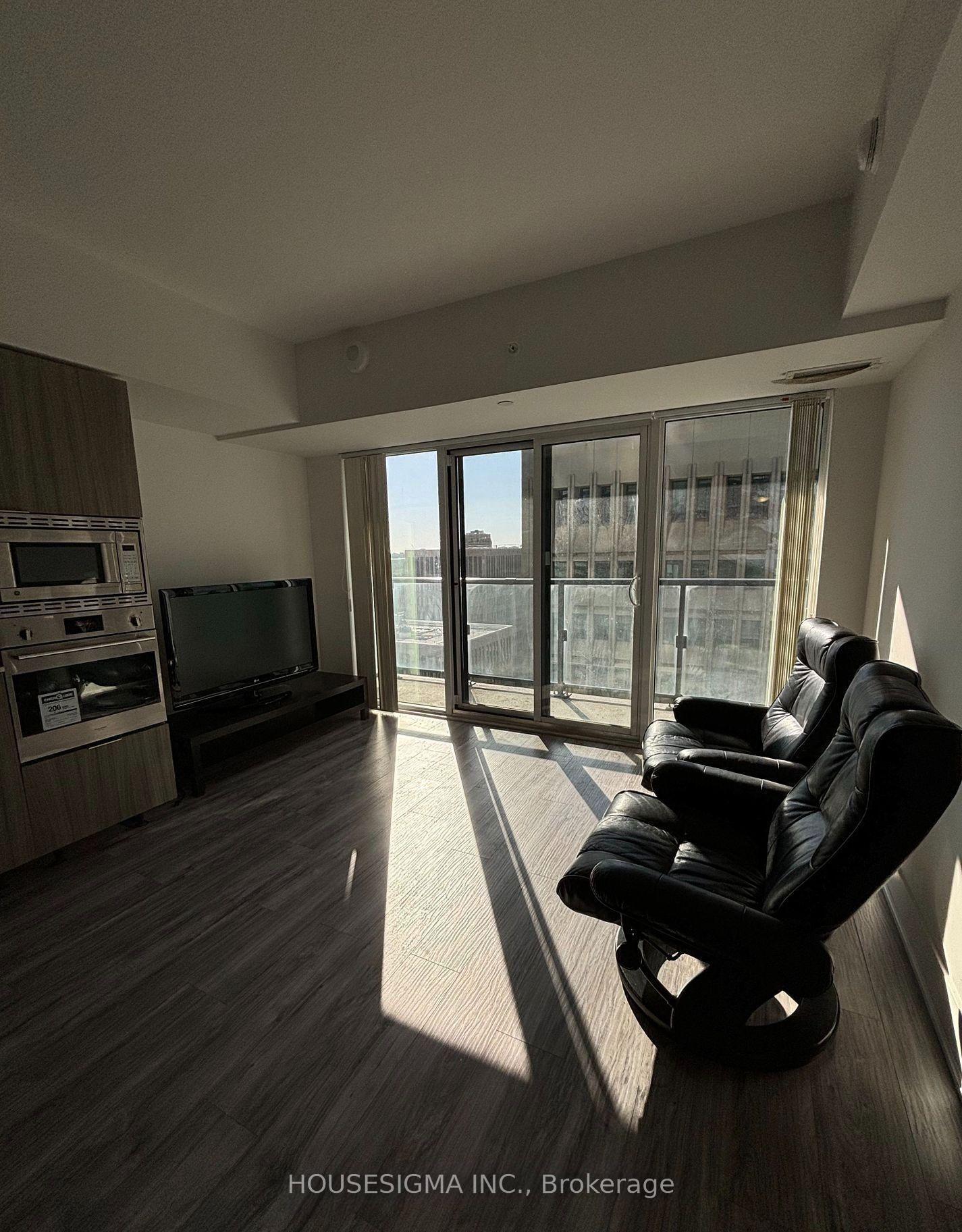 Photo 7 of Unit 2009, 955 Bay Street, Toronto, Bay Street Corridor — HOMEH