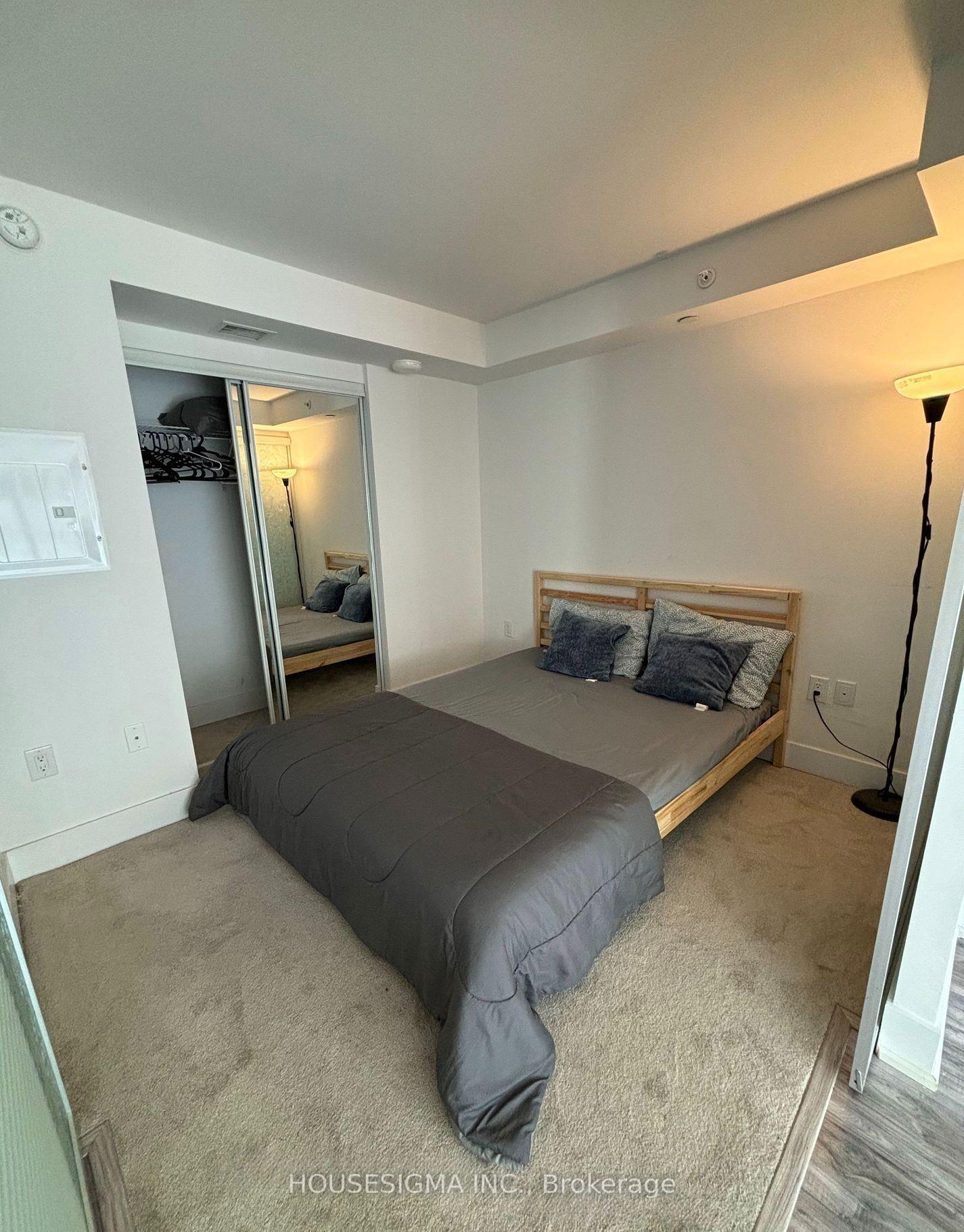 Photo 11 of Unit 2009, 955 Bay Street, Toronto, Bay Street Corridor — HOMEH