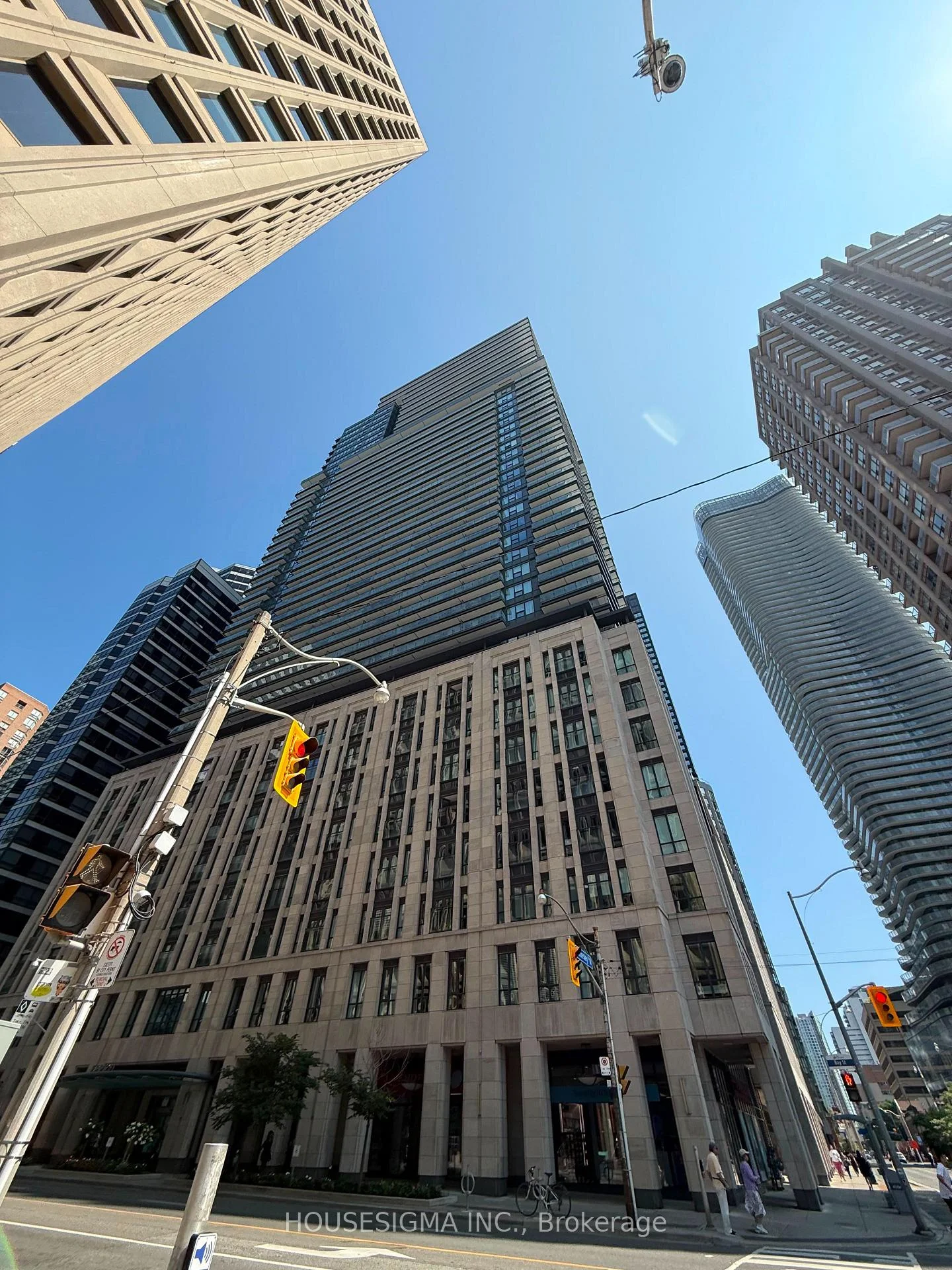 Photo 1 of Unit 2009, 955 Bay Street, Toronto, Bay Street Corridor — HOMEH