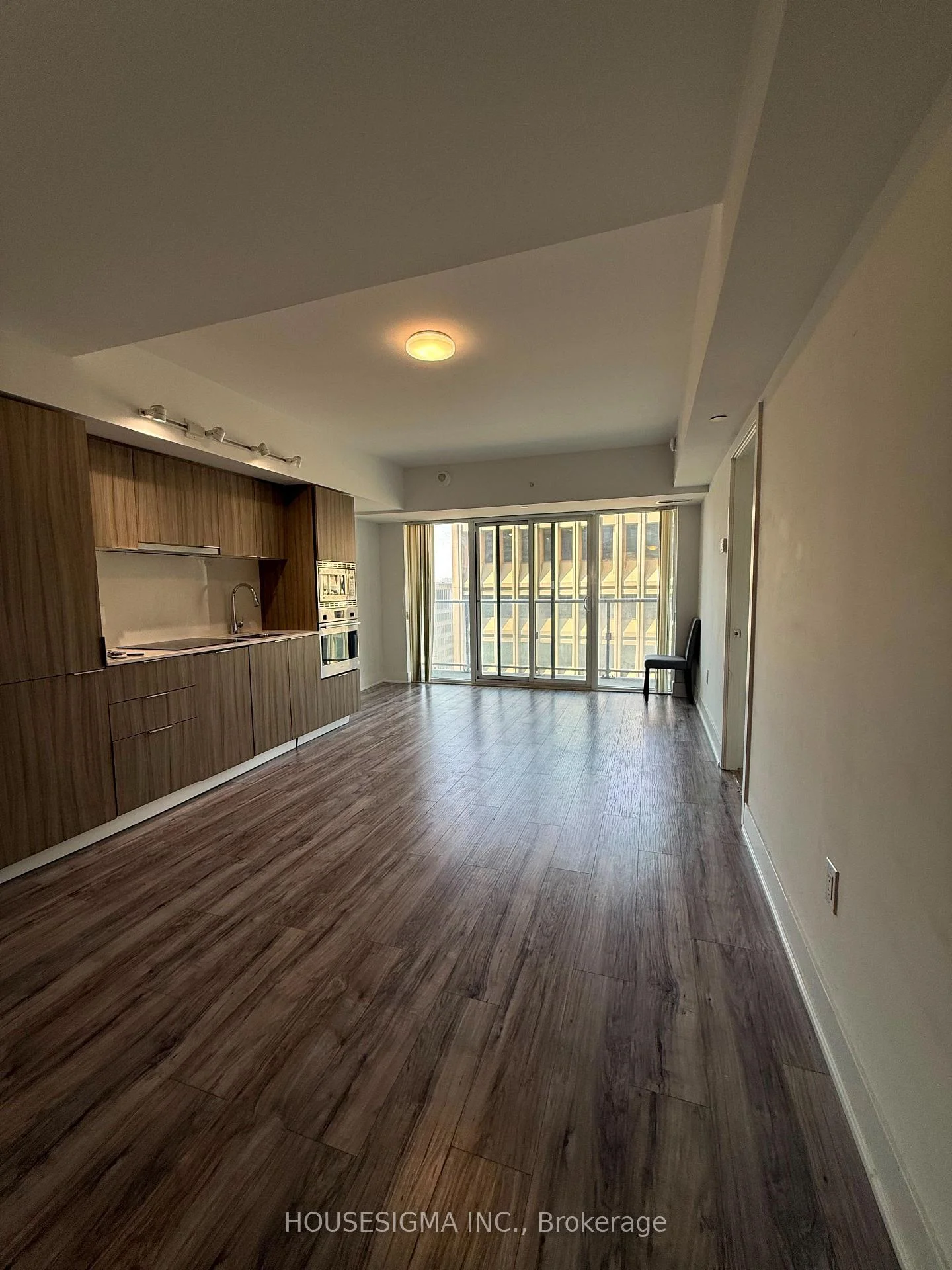Photo 10 of Unit 2009, 955 Bay Street, Toronto, Bay Street Corridor — HOMEH