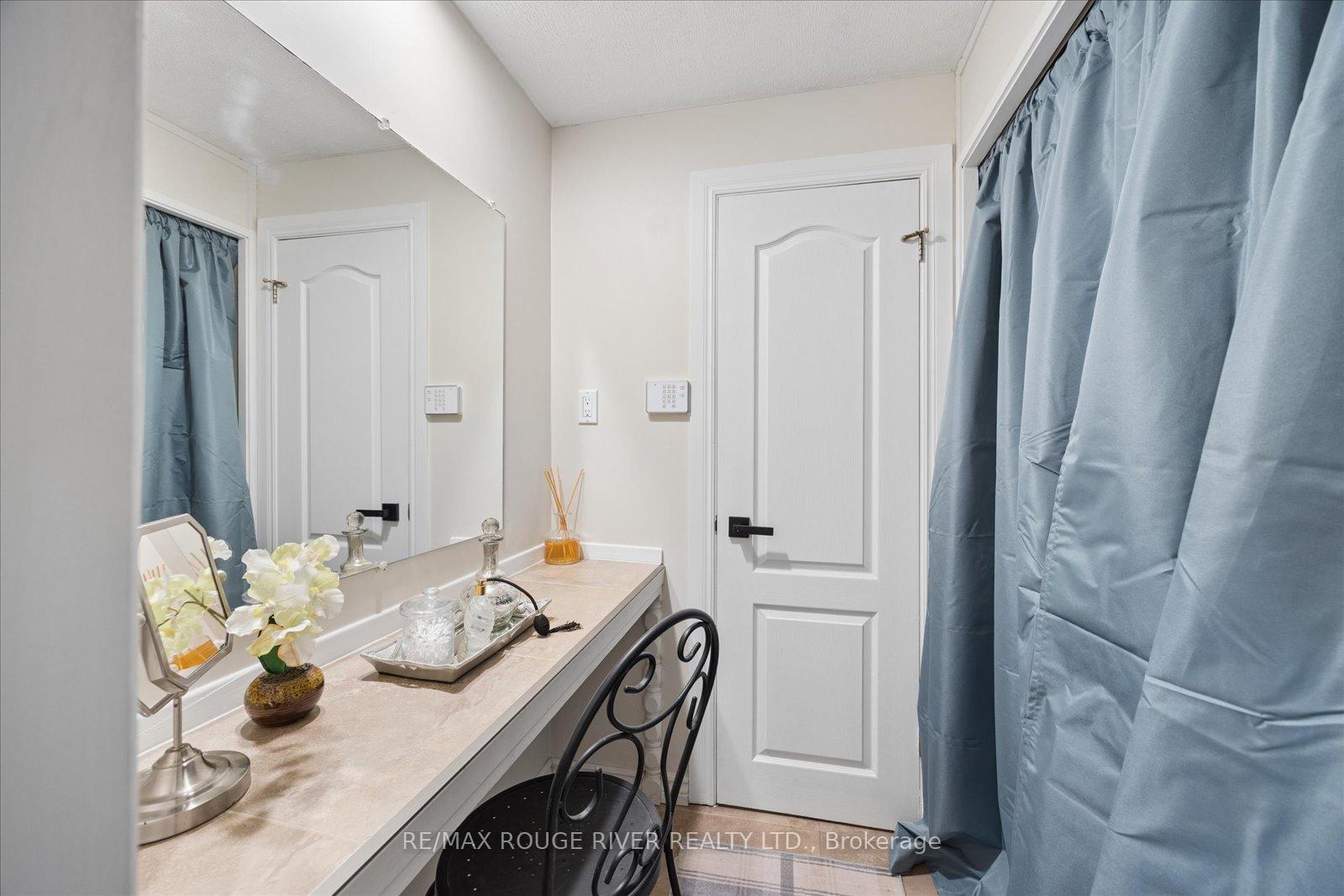 Photo 16 of 881 Swiss Heights Drive, Oshawa, Pinecrest — HOMEH
