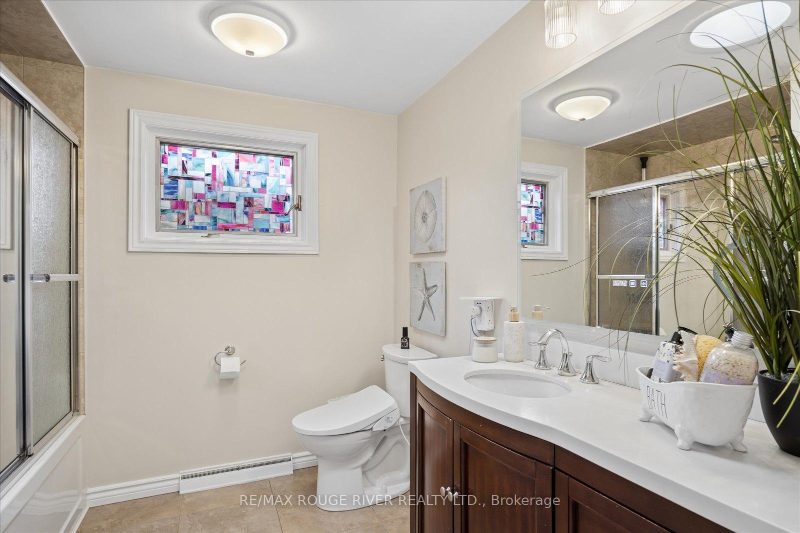 Photo 17 of 881 Swiss Heights Drive, Oshawa, Pinecrest — HOMEH