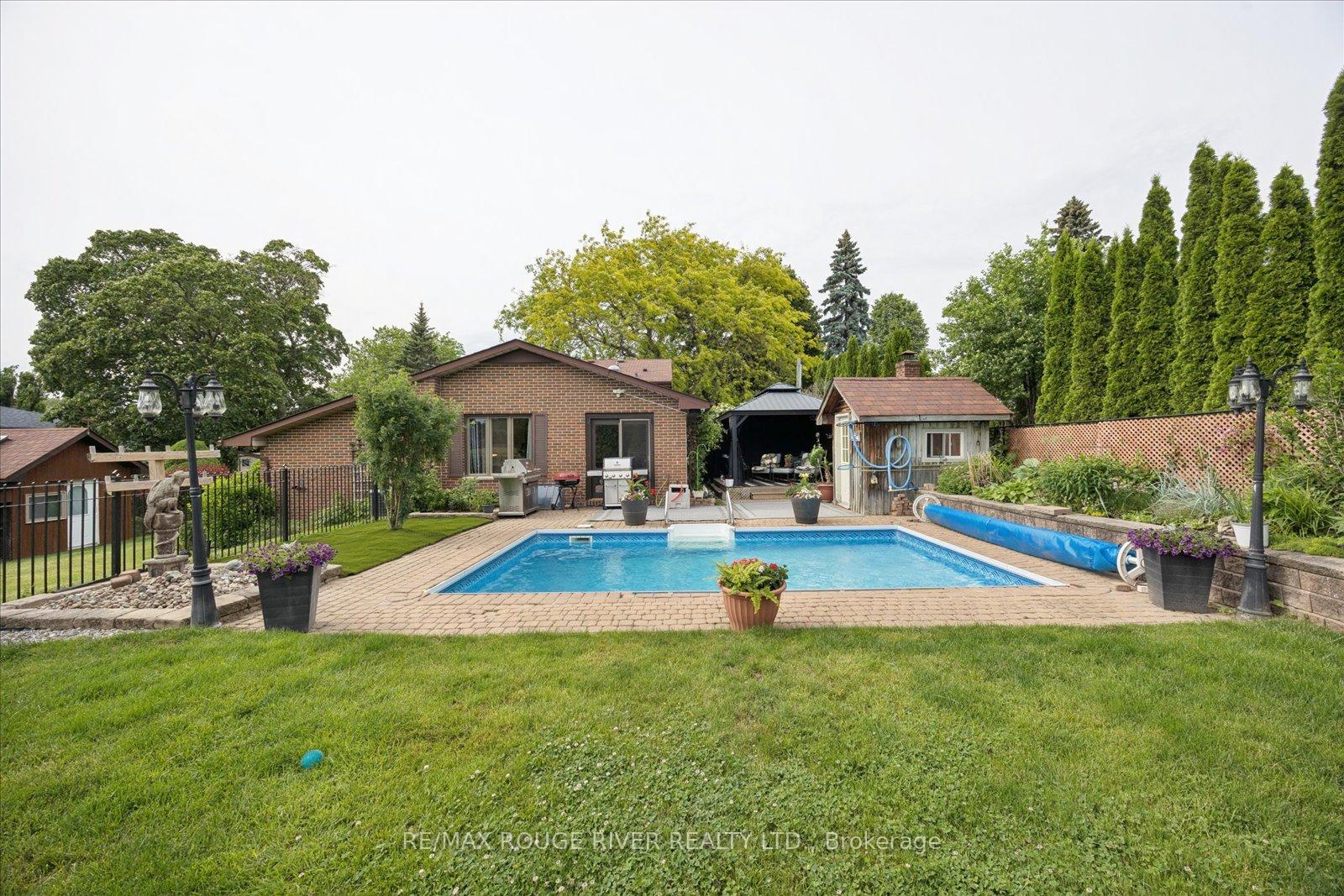 Photo 20 of 881 Swiss Heights Drive, Oshawa, Pinecrest — HOMEH