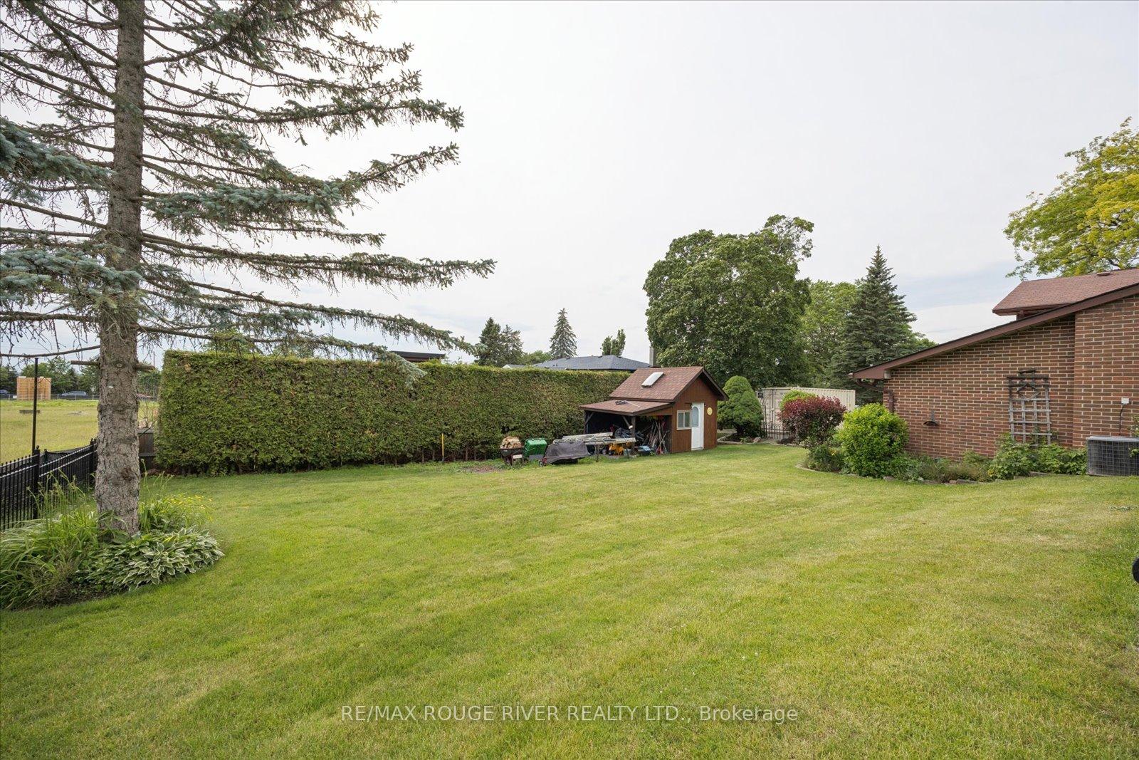 Photo 21 of 881 Swiss Heights Drive, Oshawa, Pinecrest — HOMEH