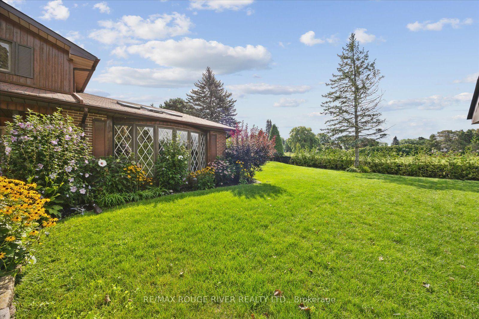 Photo 25 of 881 Swiss Heights Drive, Oshawa, Pinecrest — HOMEH