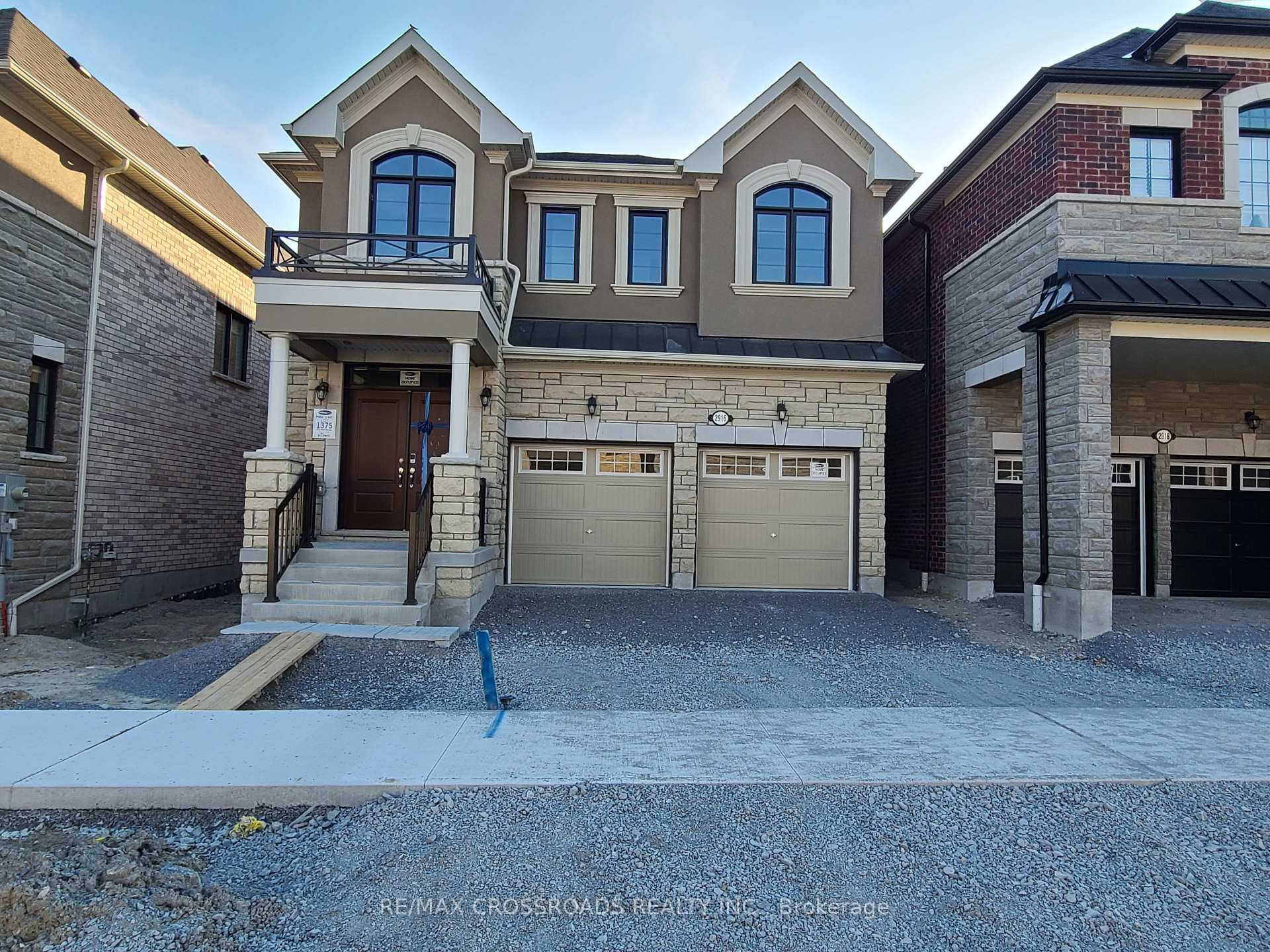 Photo 2 of 2916 Scotch Pine Lane, Pickering, Rural Pickering — HOMEH