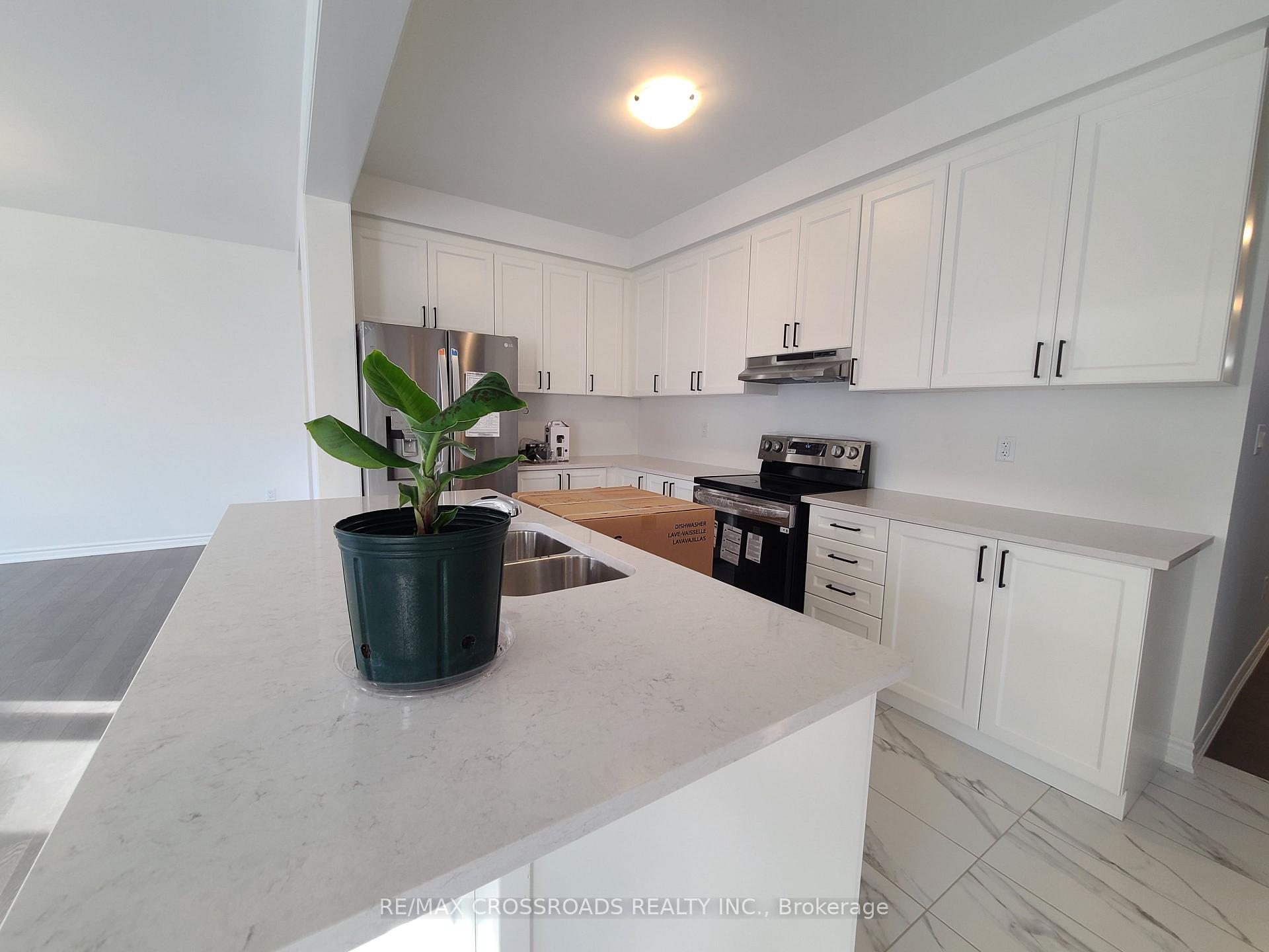 Photo 9 of 2916 Scotch Pine Lane, Pickering, Rural Pickering — HOMEH