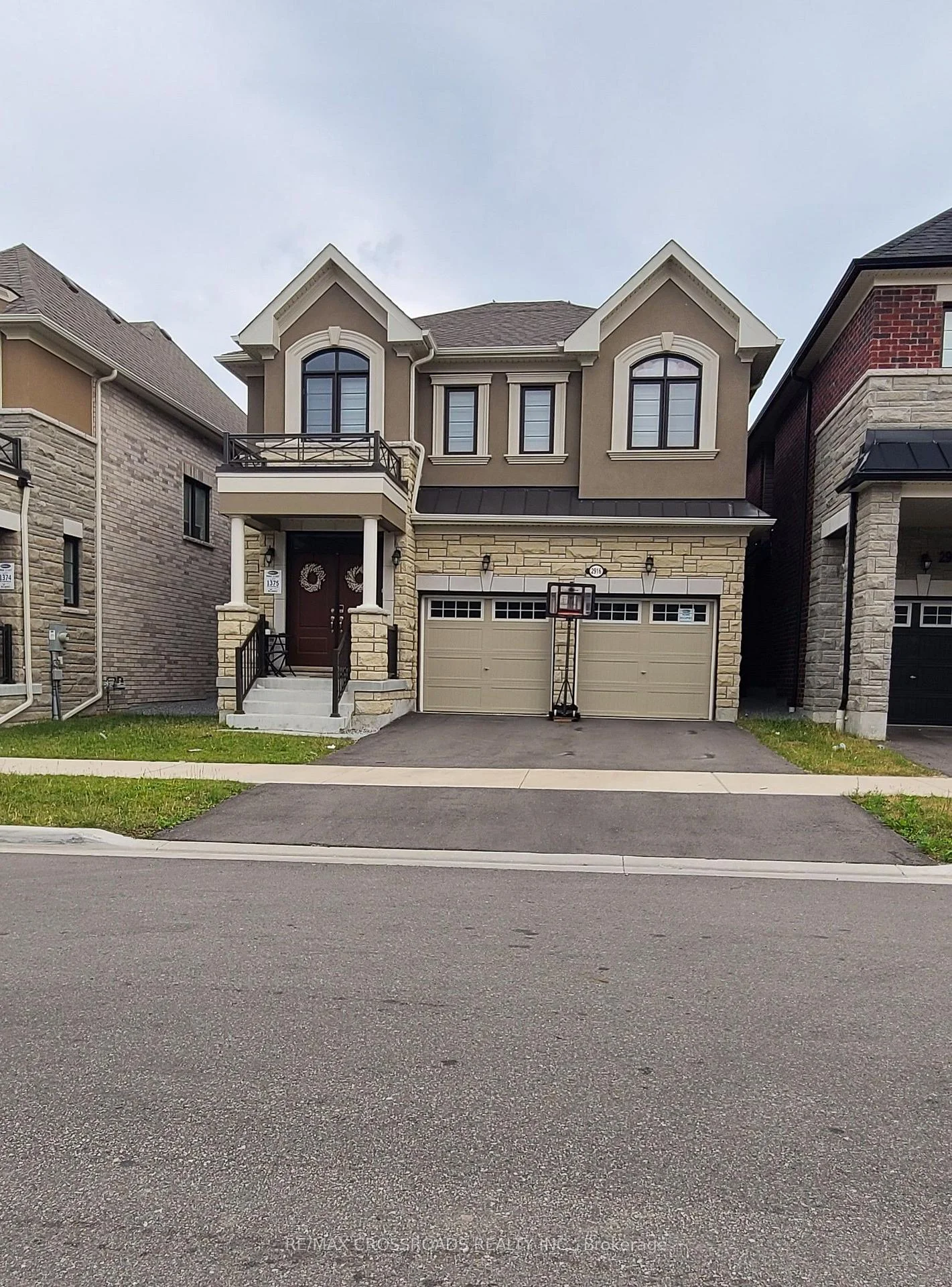 Photo 3 of 2916 Scotch Pine Lane, Pickering, Rural Pickering — HOMEH