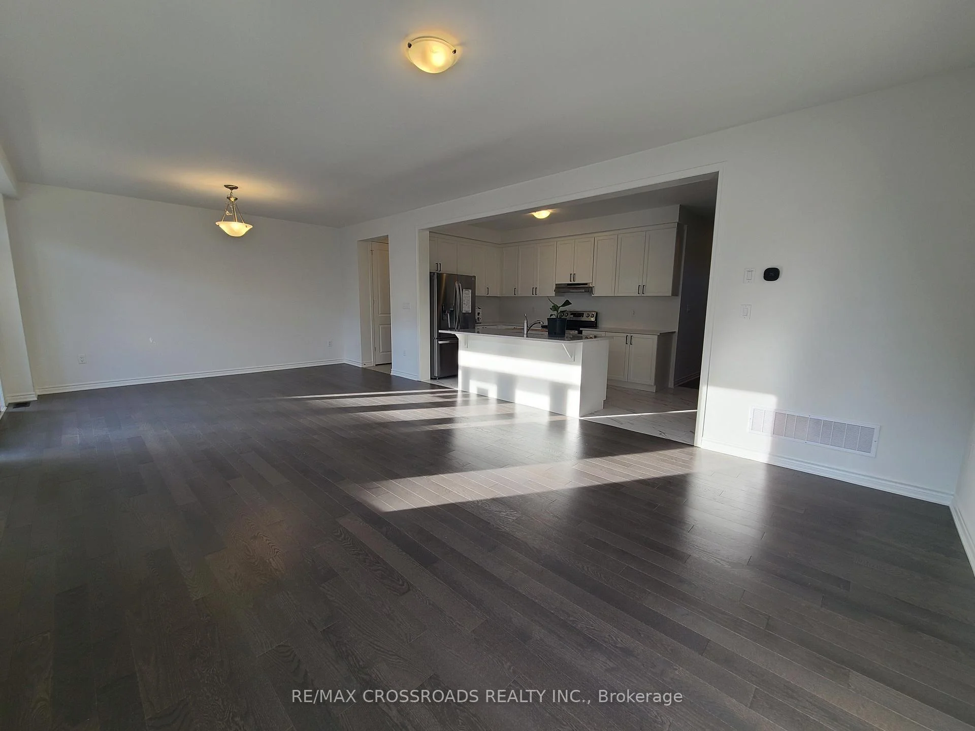 Photo 10 of 2916 Scotch Pine Lane, Pickering, Rural Pickering — HOMEH