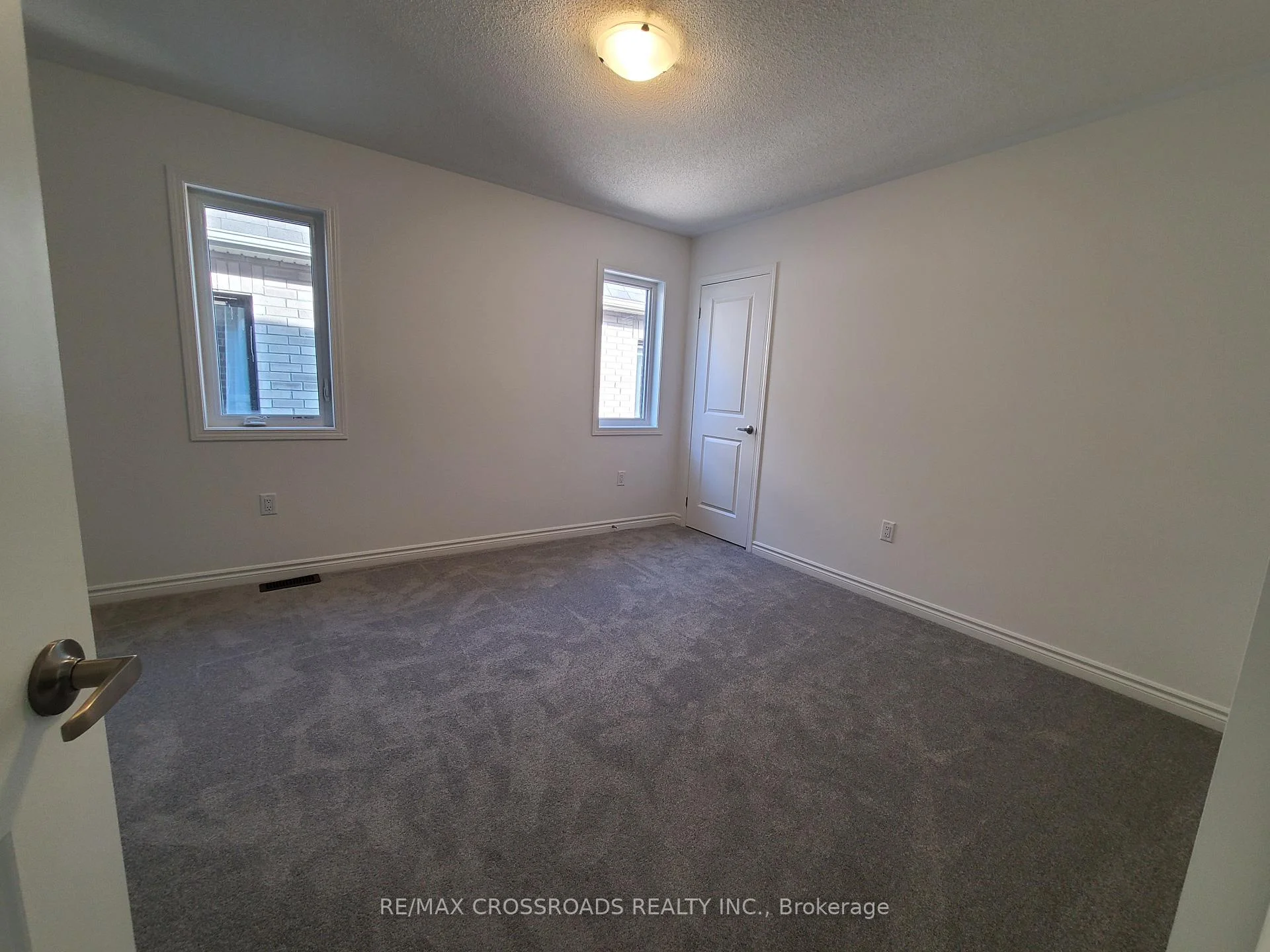 Photo 16 of 2916 Scotch Pine Lane, Pickering, Rural Pickering — HOMEH