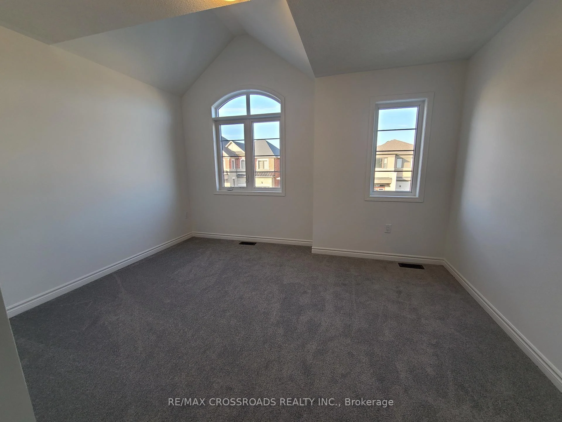 Photo 20 of 2916 Scotch Pine Lane, Pickering, Rural Pickering — HOMEH