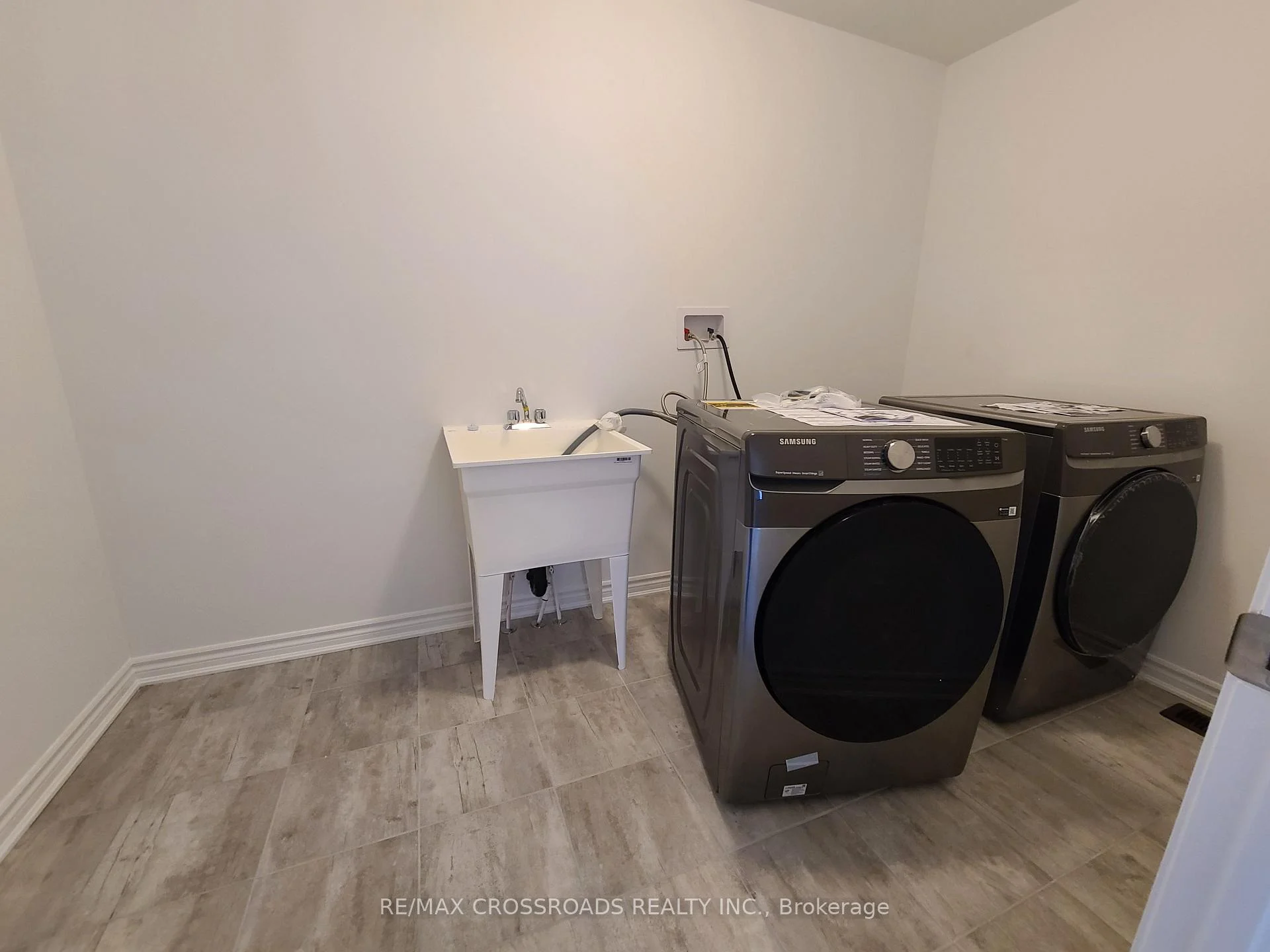 Photo 21 of 2916 Scotch Pine Lane, Pickering, Rural Pickering — HOMEH