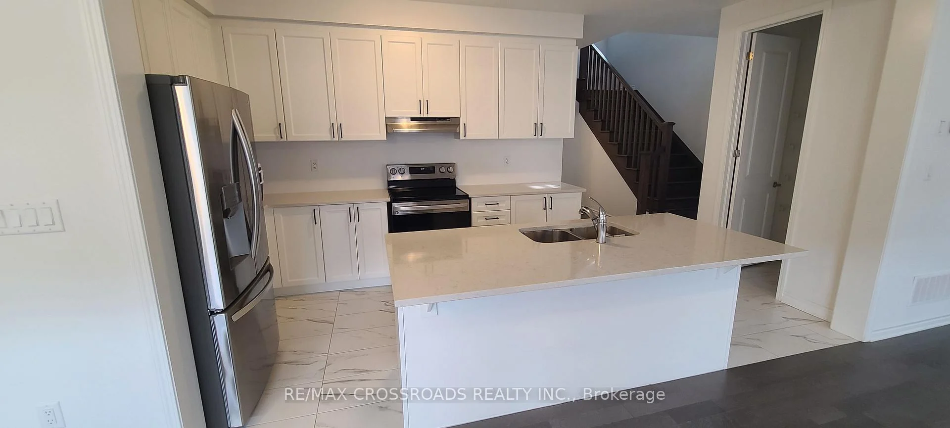 Photo 7 of 2916 Scotch Pine Lane, Pickering, Rural Pickering — HOMEH