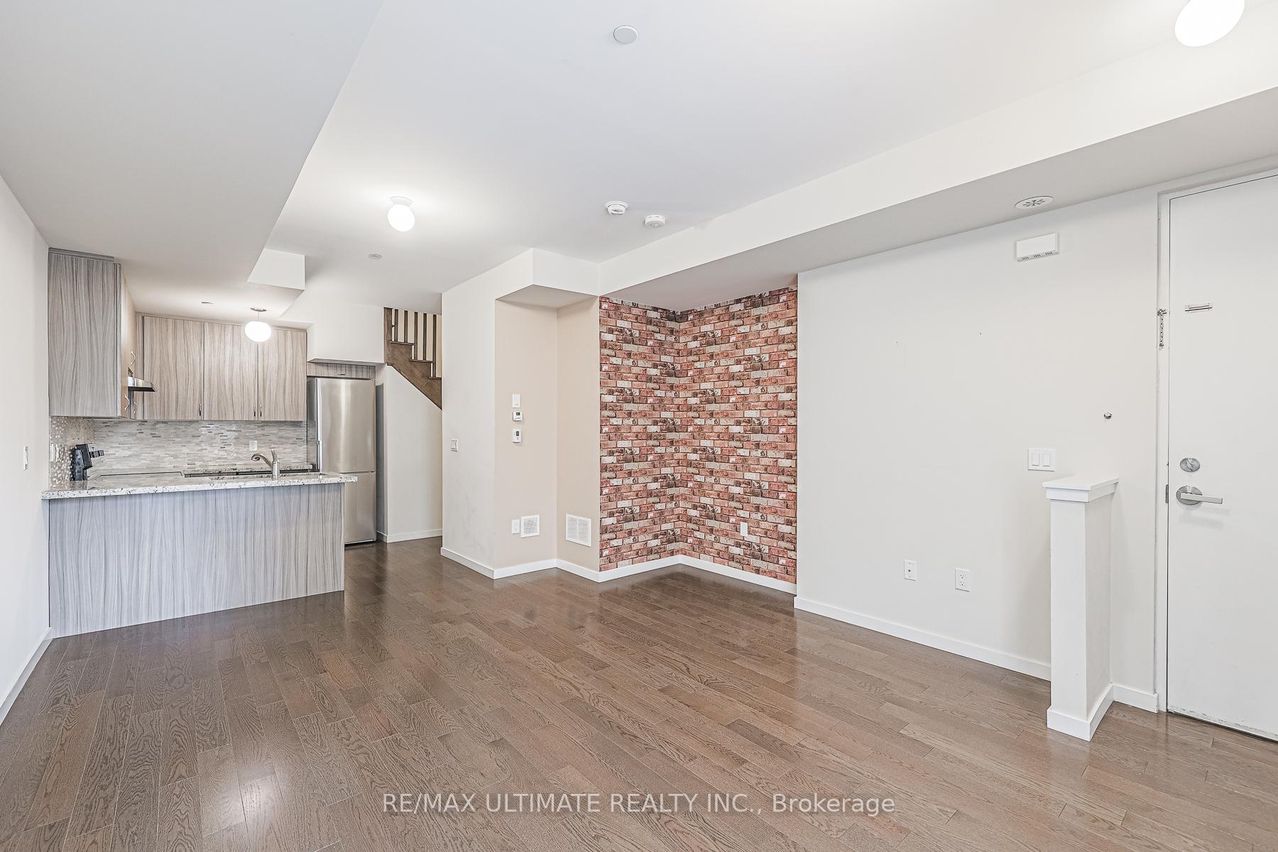 Photo 5 of Unit 109, 600 Alex Gardner Circle, Aurora, Aurora Village — HOMEH