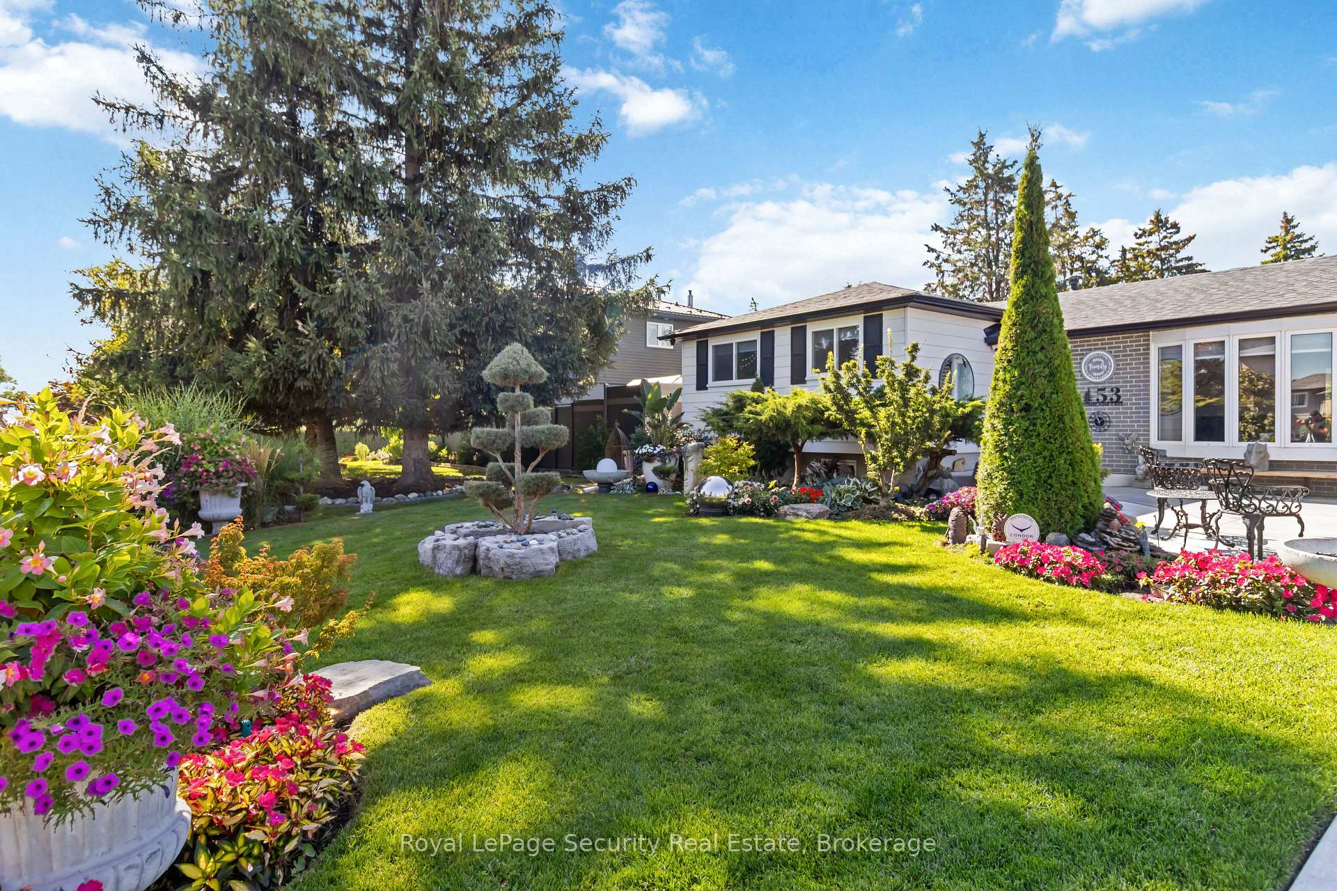 Photo 4 of 53 Dunblaine Crescent, Brampton, Southgate — HOMEH