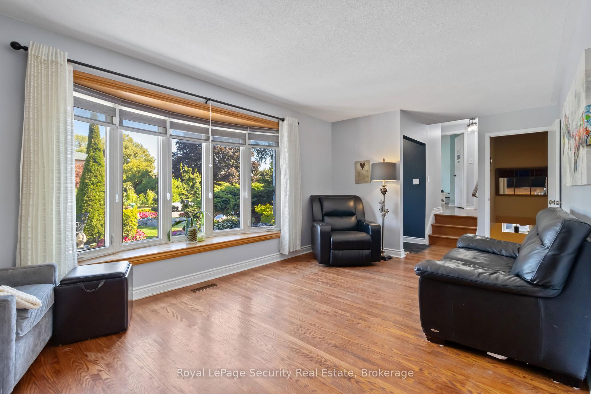 Photo 11 of 53 Dunblaine Crescent, Brampton, Southgate — HOMEH