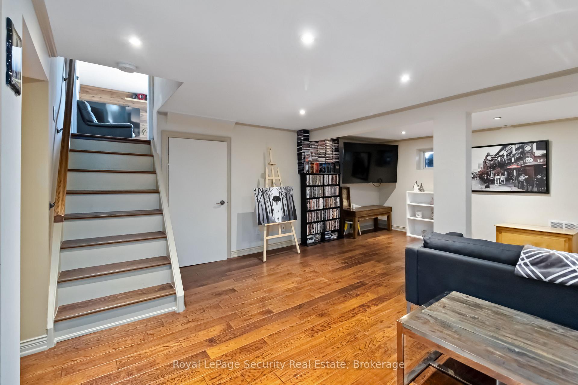 Photo 22 of 53 Dunblaine Crescent, Brampton, Southgate — HOMEH