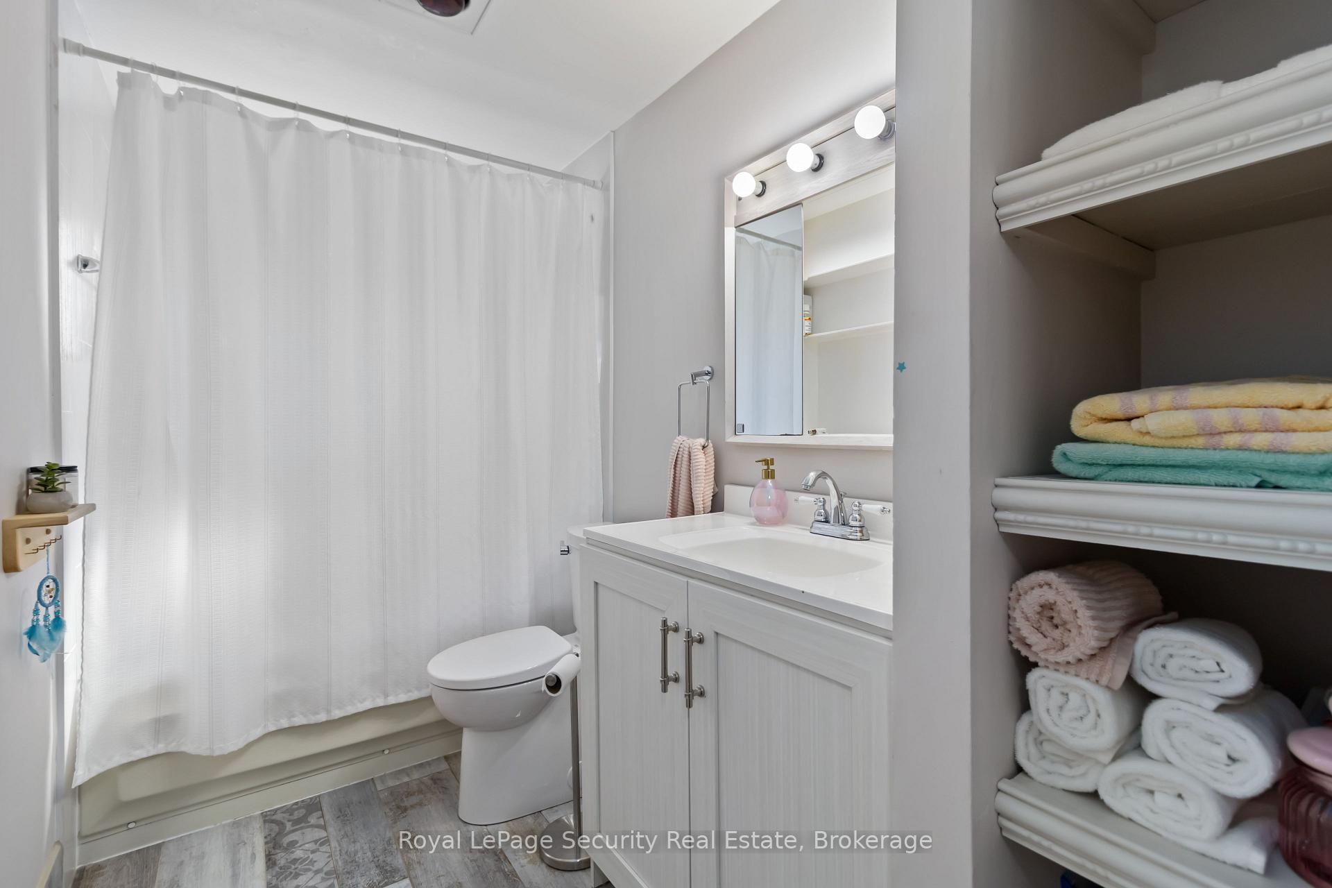 Photo 34 of 53 Dunblaine Crescent, Brampton, Southgate — HOMEH