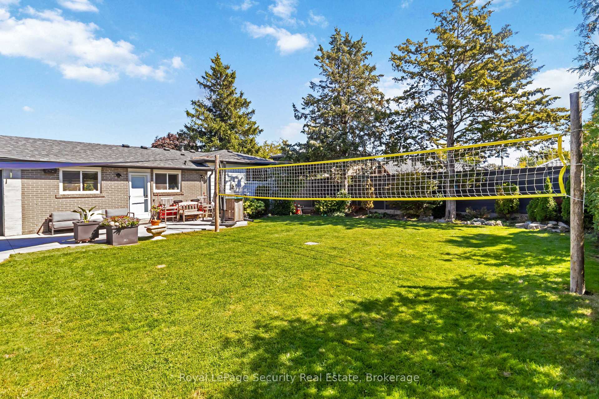Photo 43 of 53 Dunblaine Crescent, Brampton, Southgate — HOMEH