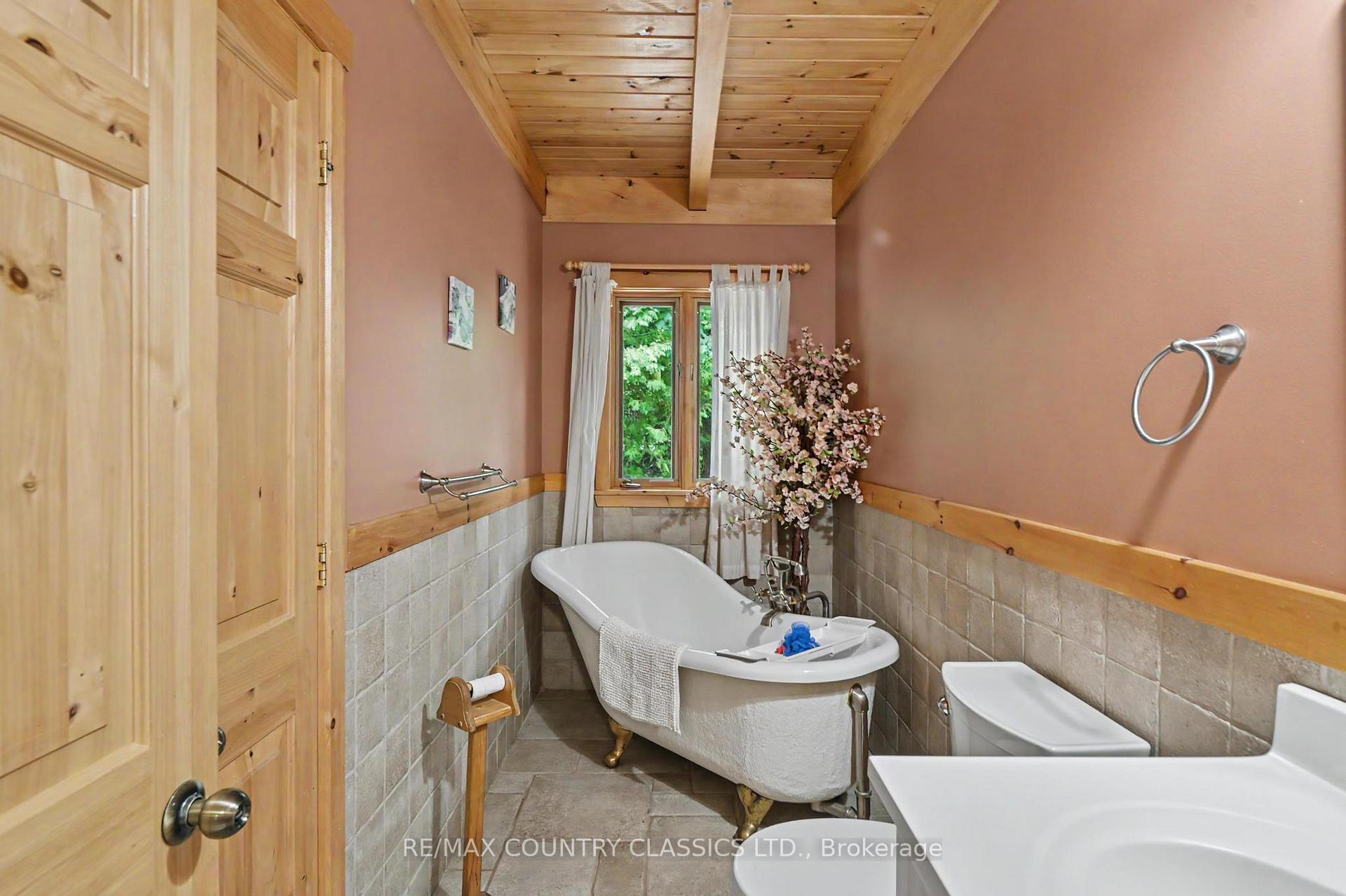 Photo 43 of 203 Evans Drive, North Kawartha — HOMEH