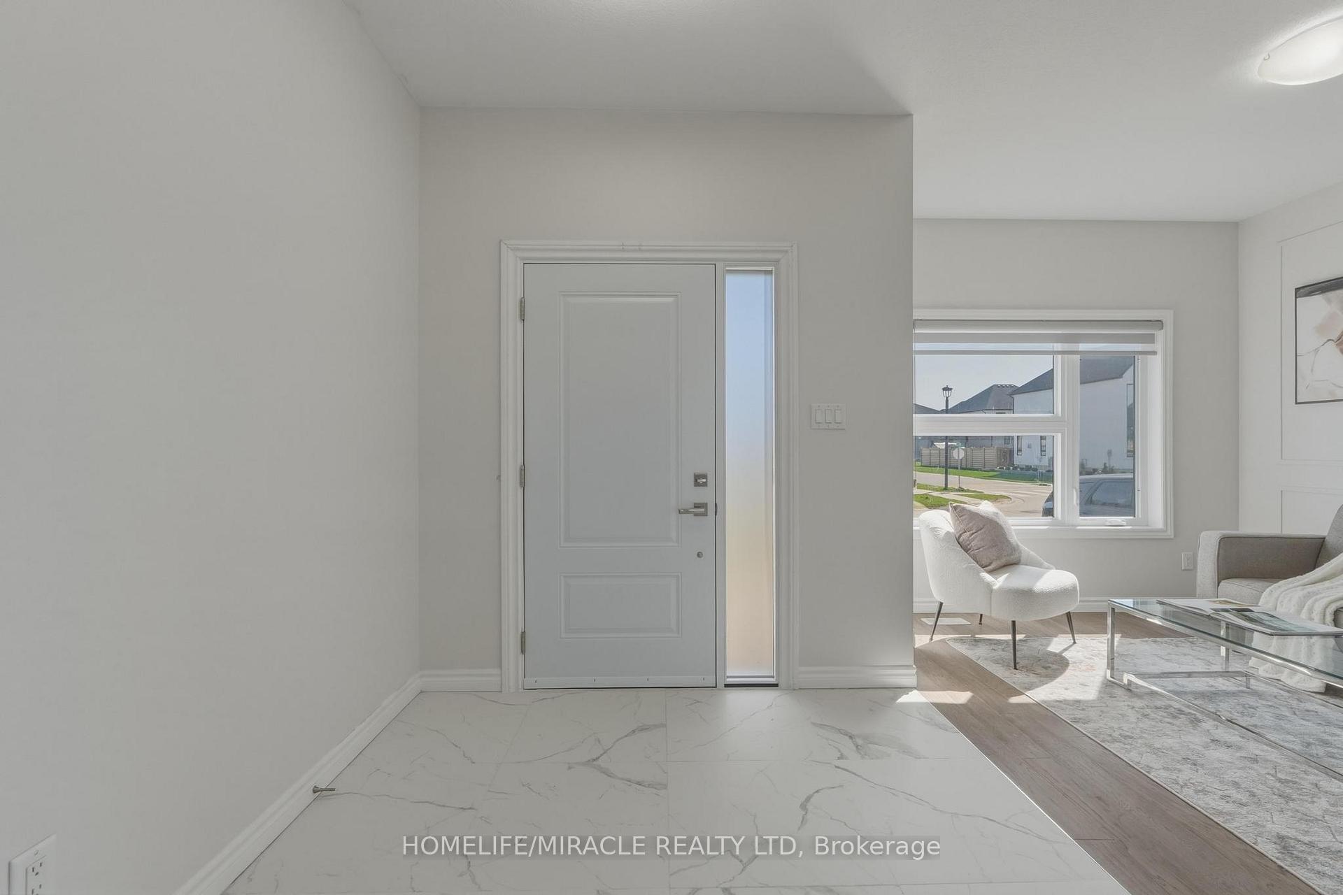 Photo 4 of 4079 Campbell Street, London, South V — HOMEH