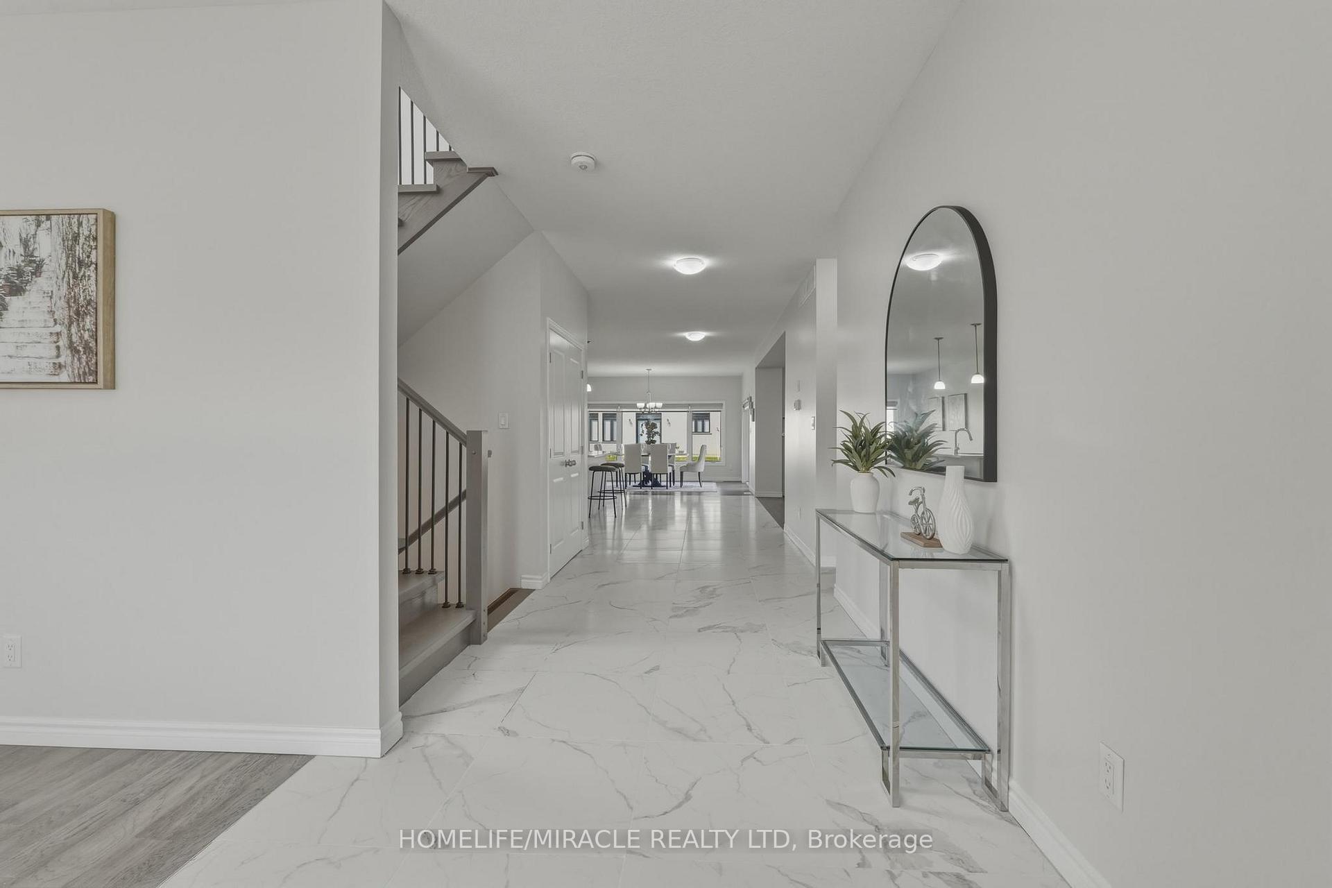 Photo 10 of 4079 Campbell Street, London, South V — HOMEH